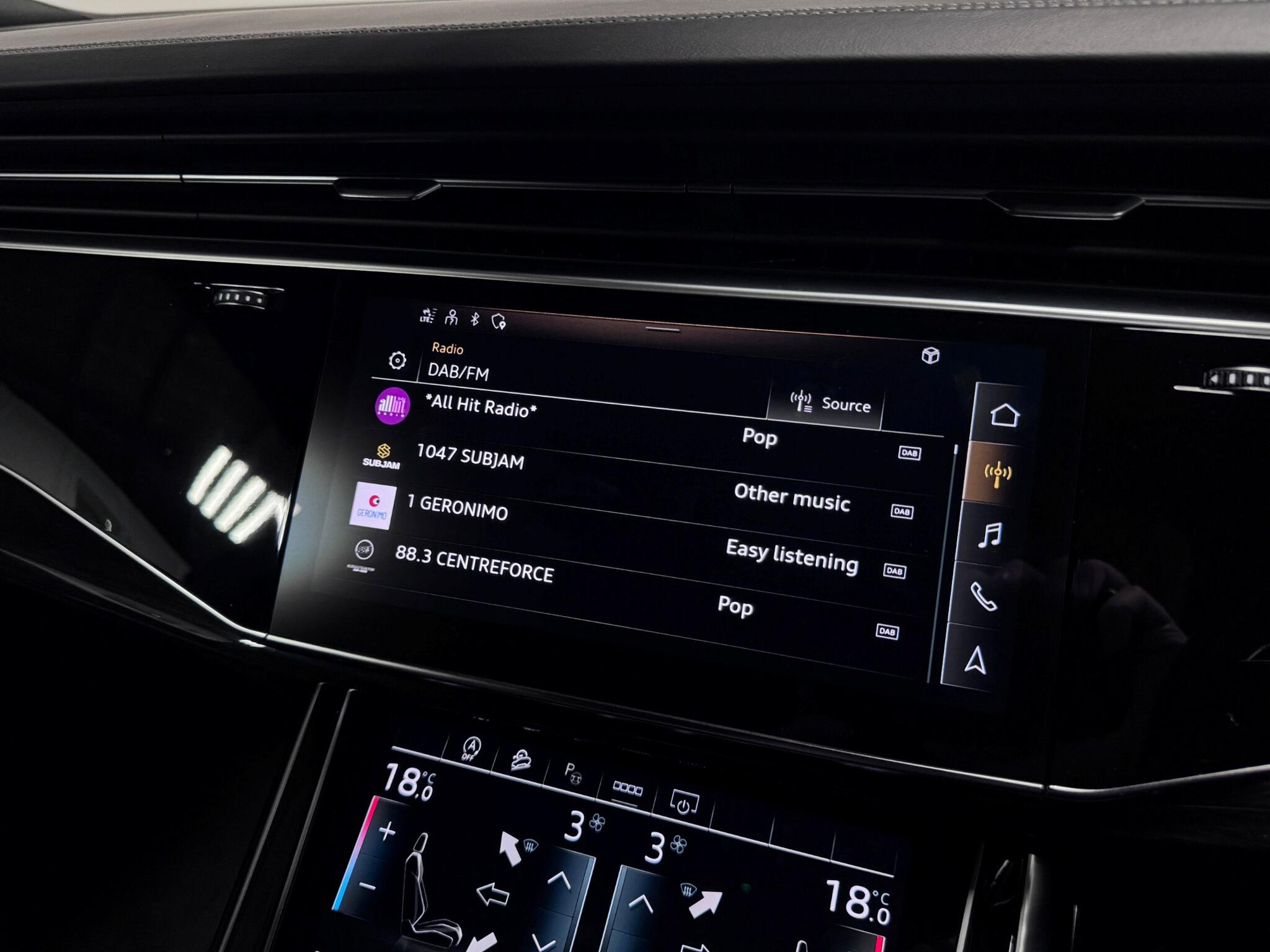 Audi SQ8 view 42