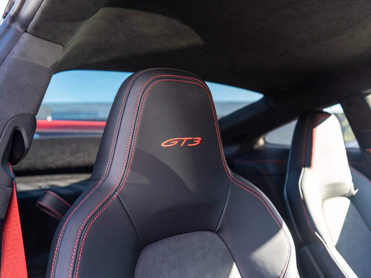 Porsche 911 view 50