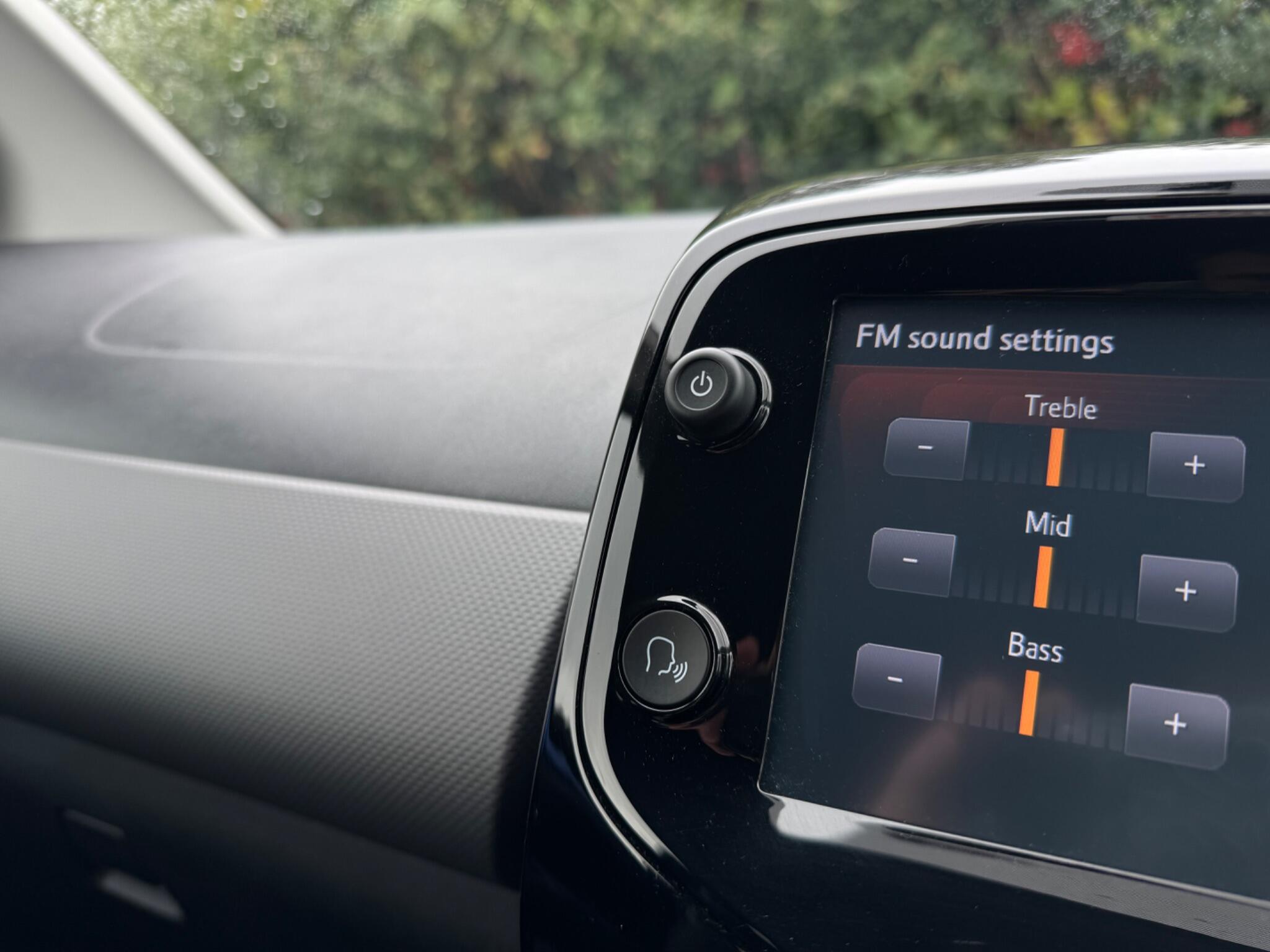 Peugeot 108 view 34