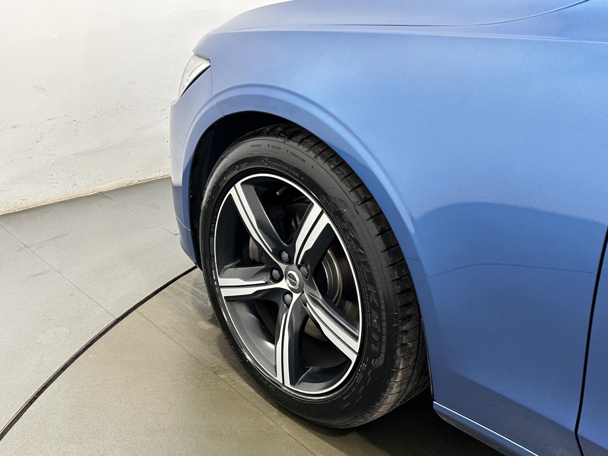 Volvo S90 view 47