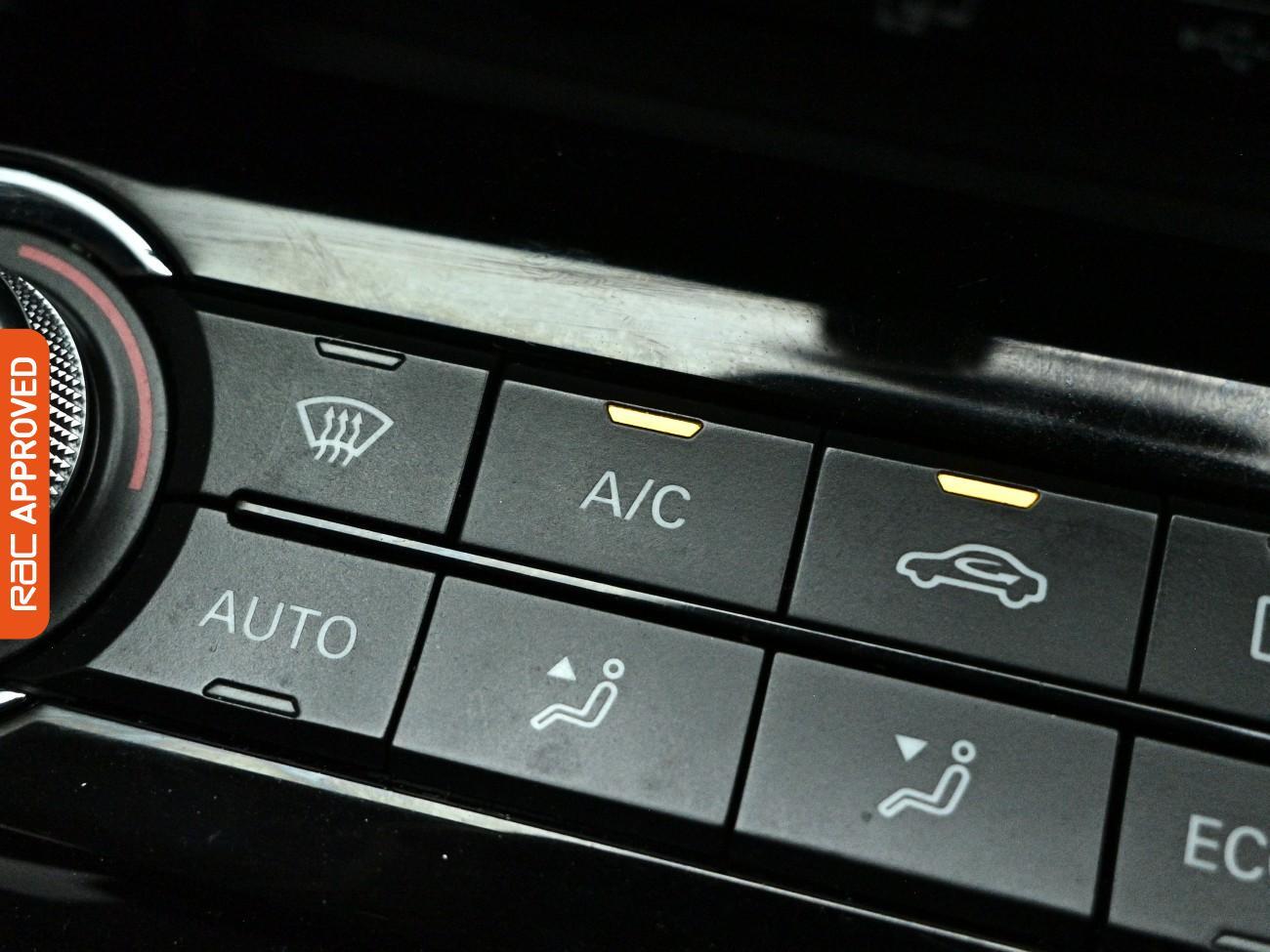 MG MG5 view 18