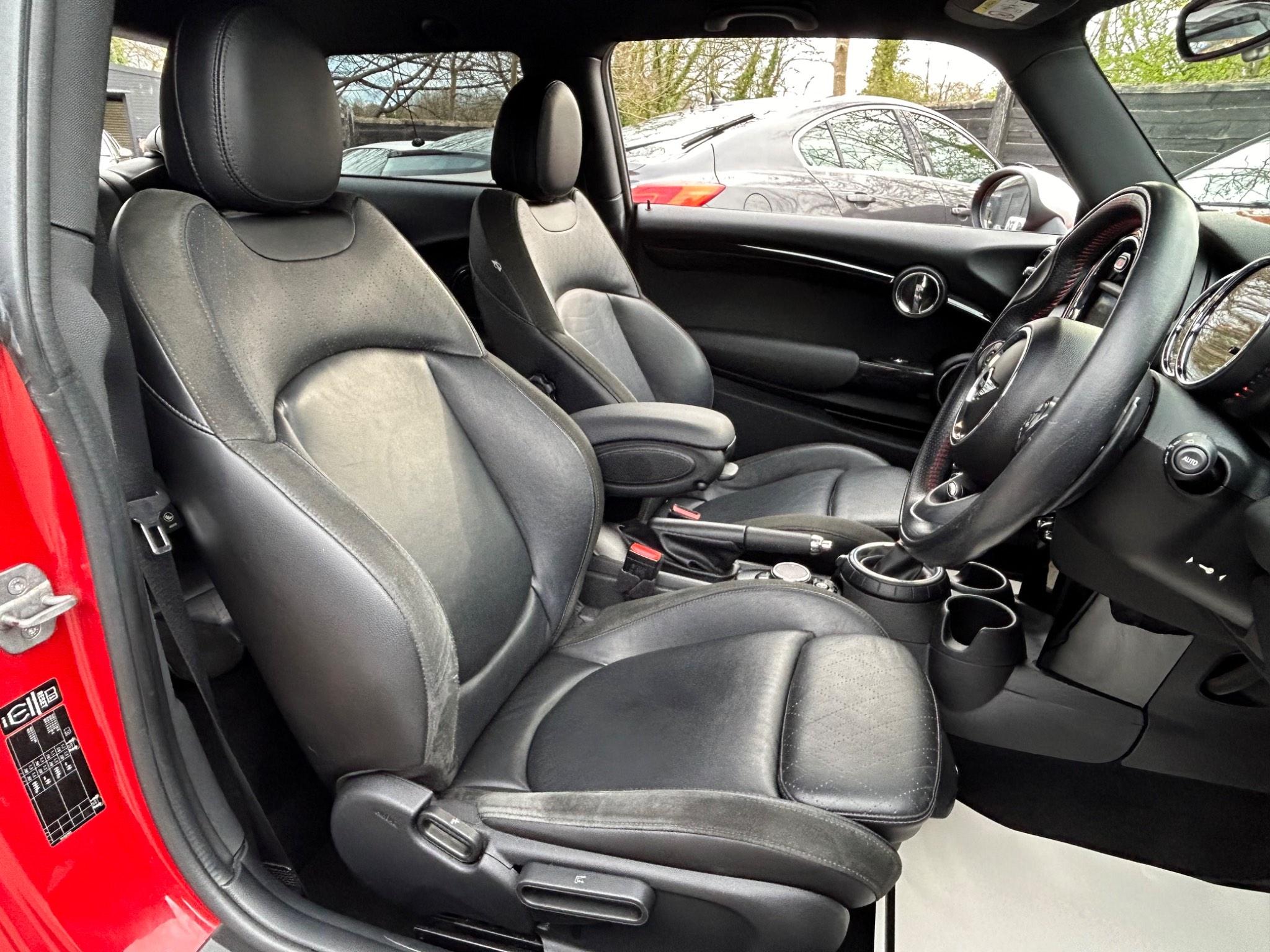 Mini Hatch view 22