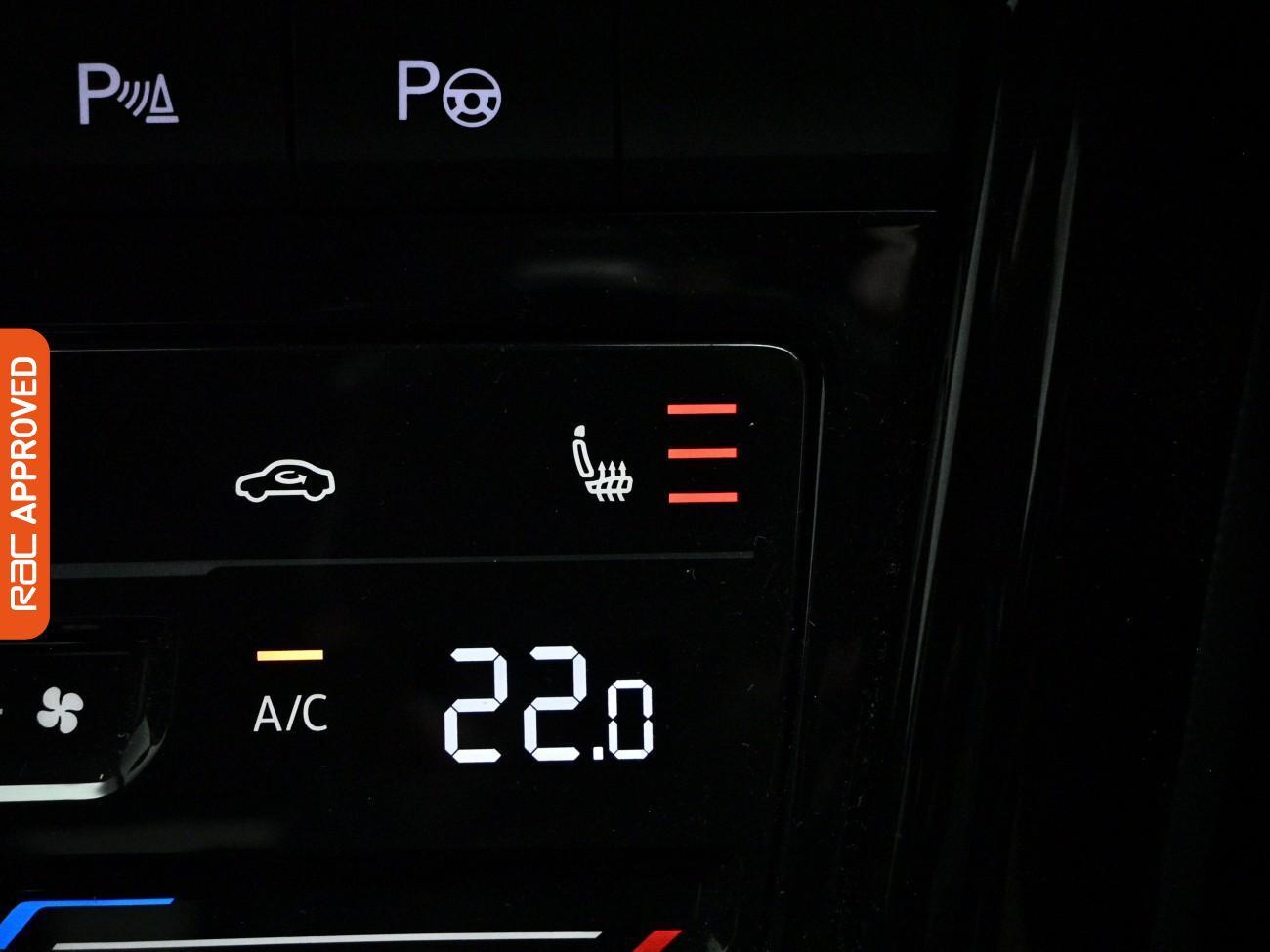 Volkswagen T-Roc view 19