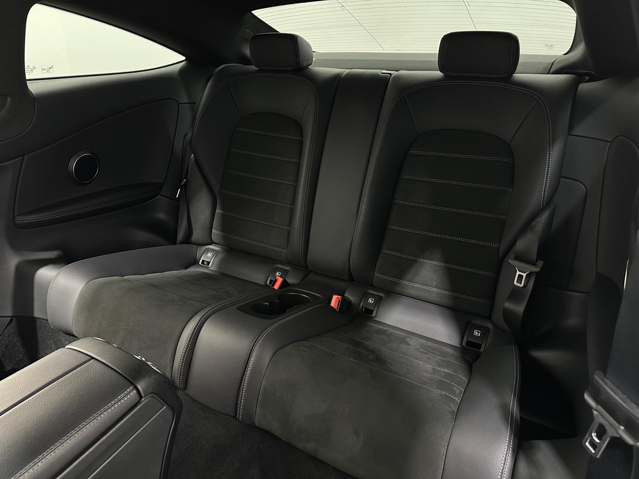 Mercedes-Benz C-Class view 40
