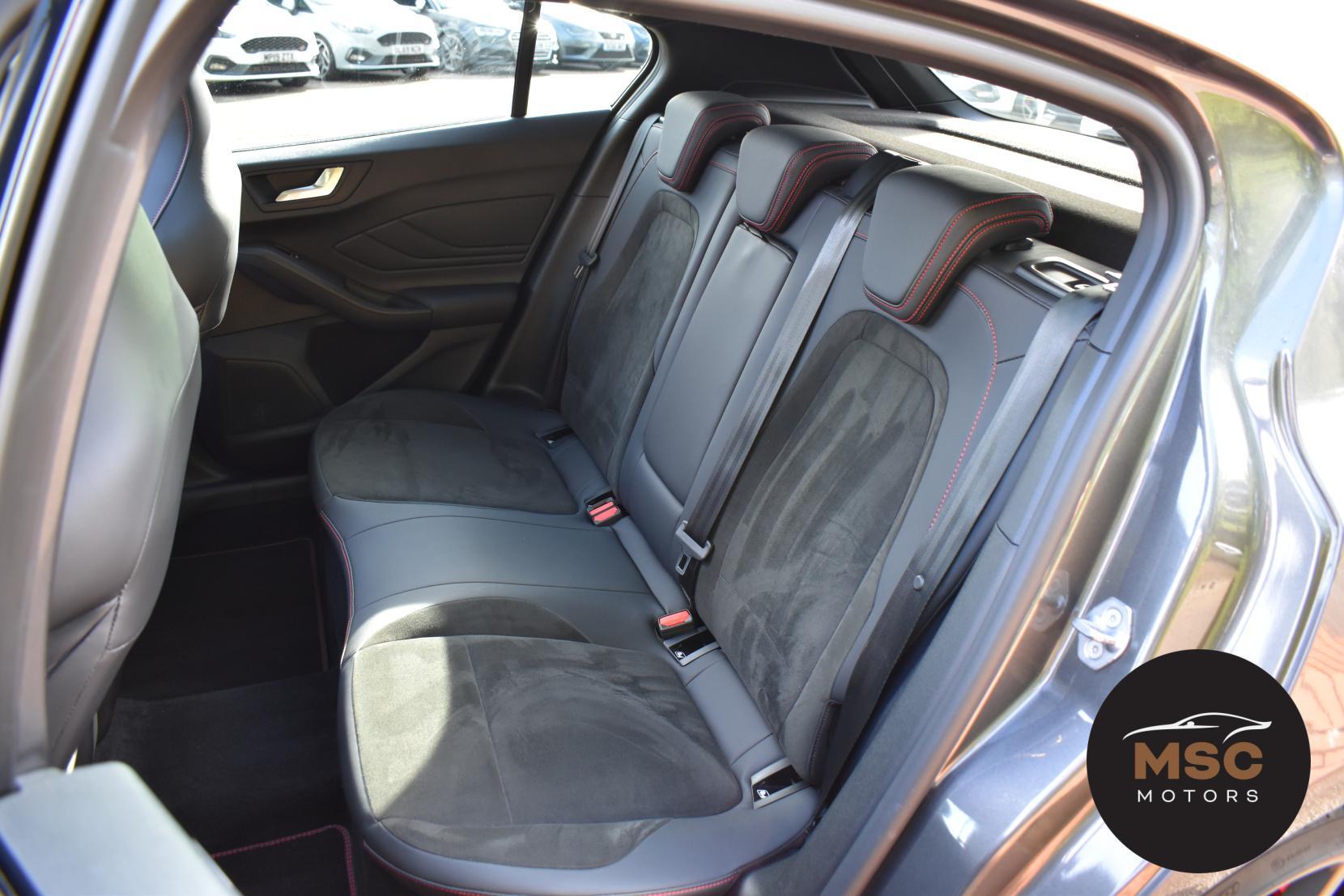 Ford Focus view 47
