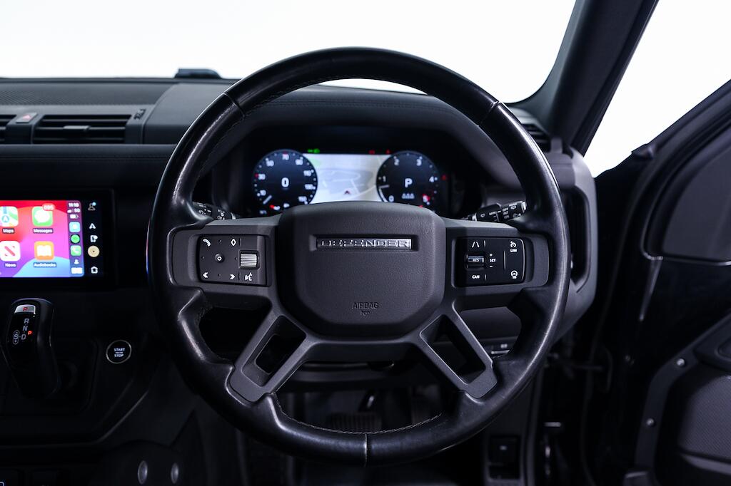 Land Rover Defender view 28