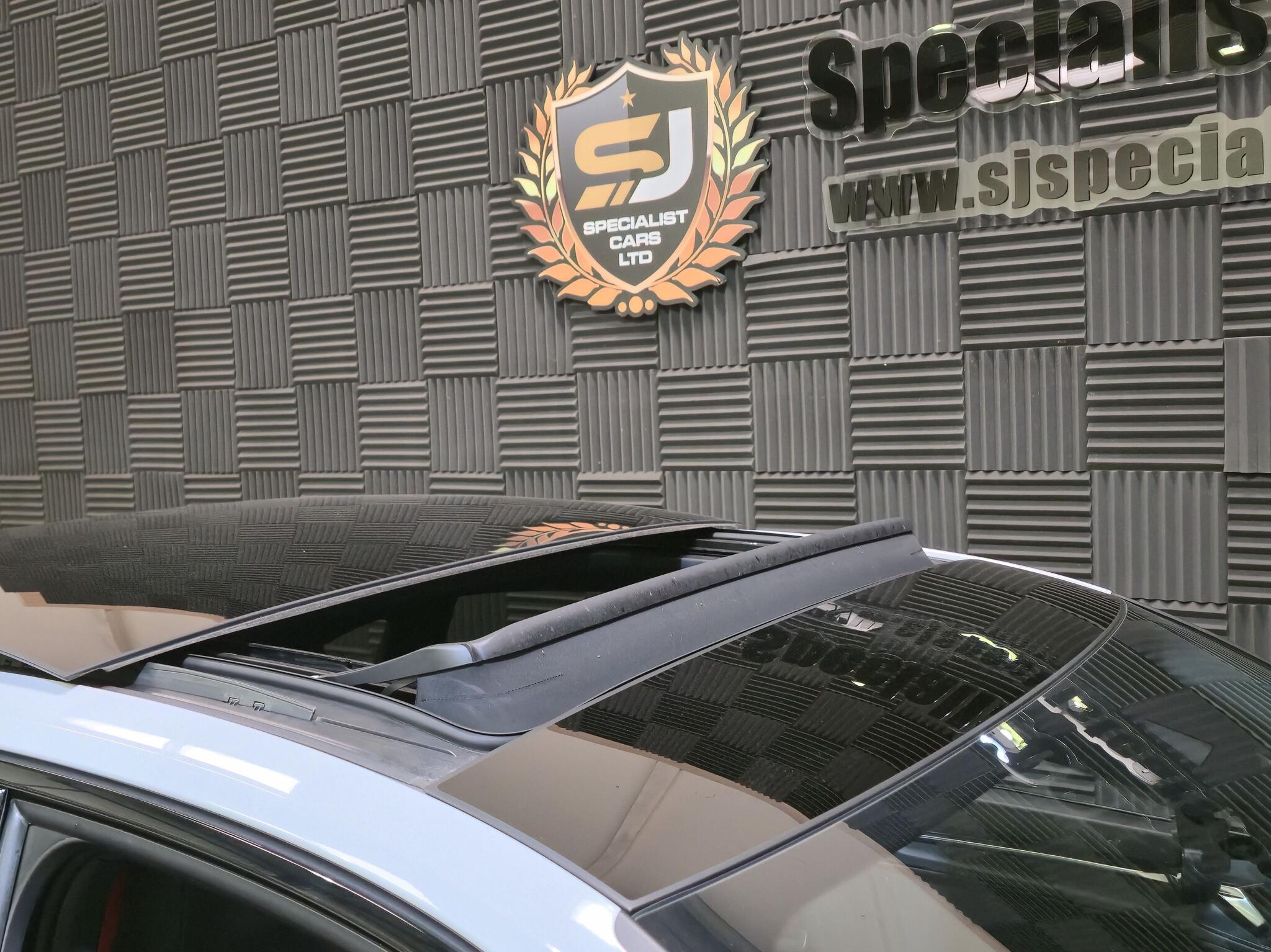 Audi RS Q3 view 31