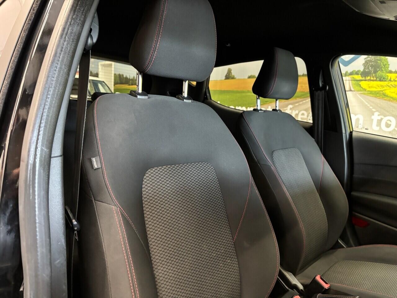 Ford Fiesta view 13