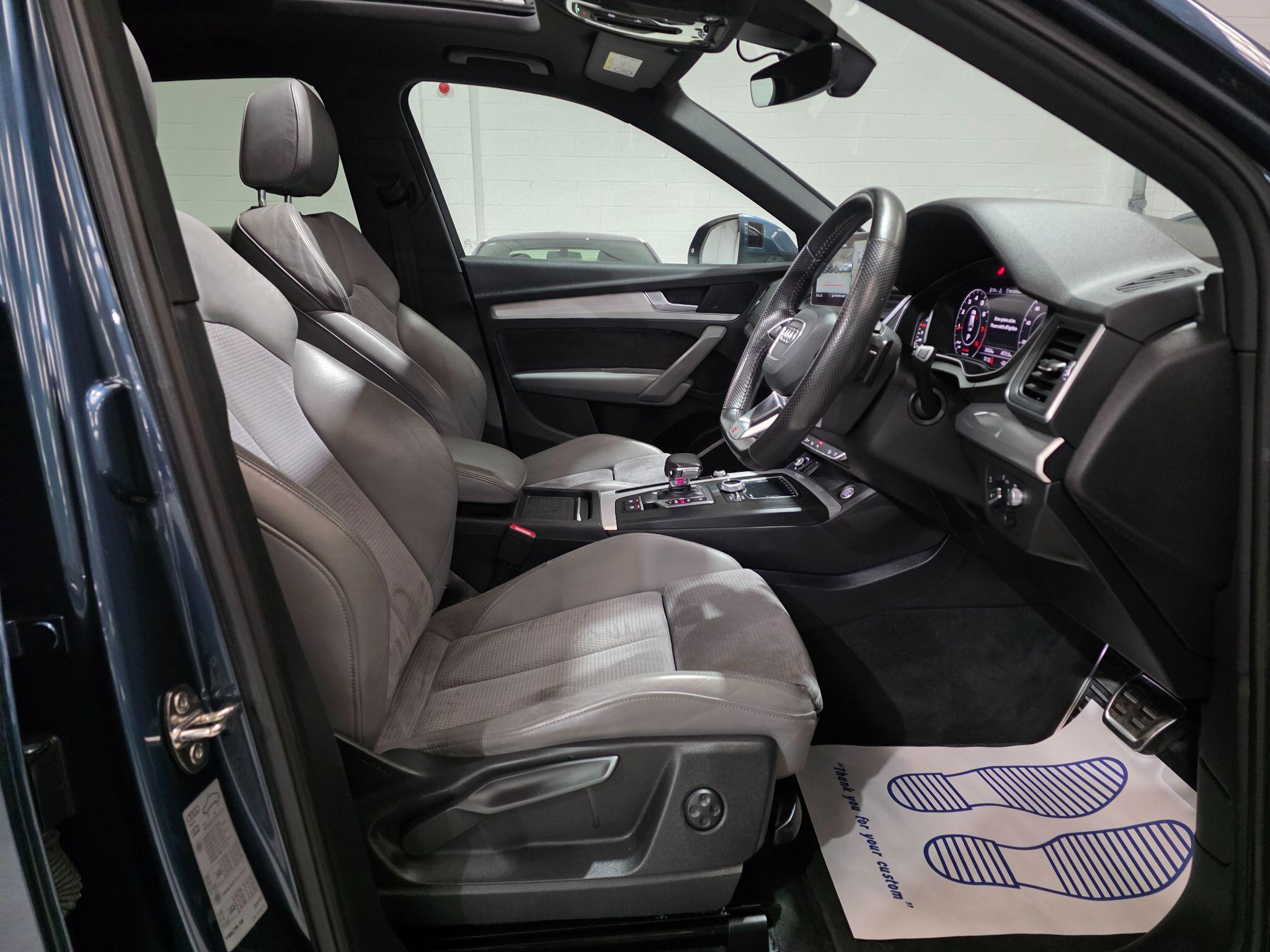 Audi Q5 view 6