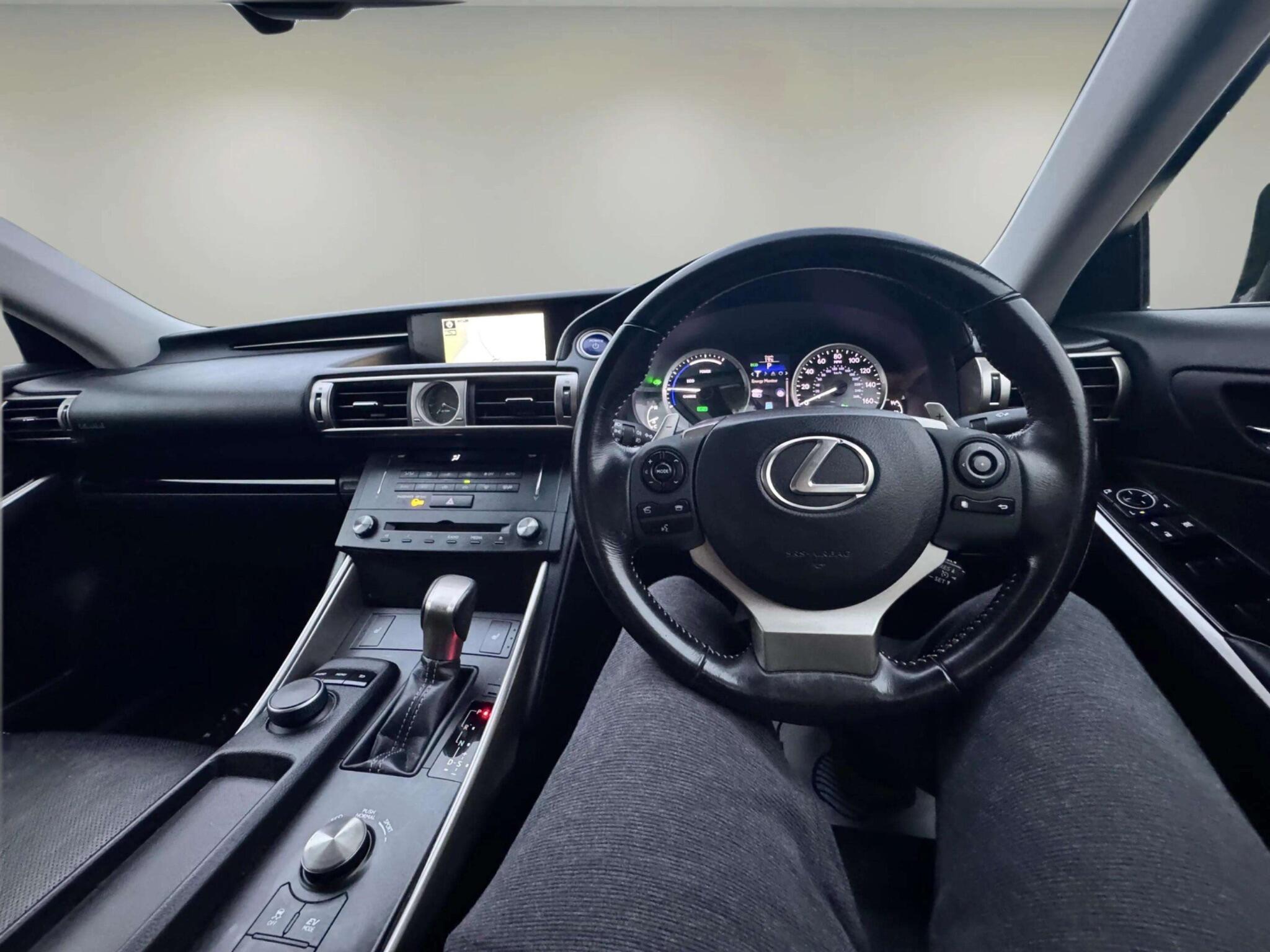 Lexus Is view 30