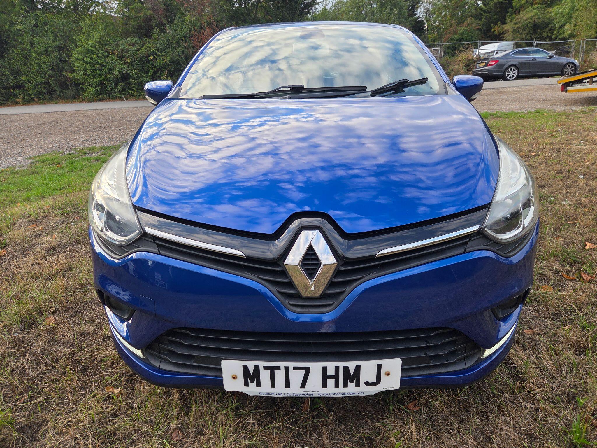 Renault Clio view 2