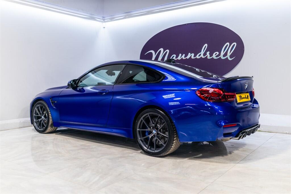 BMW M4 view 4