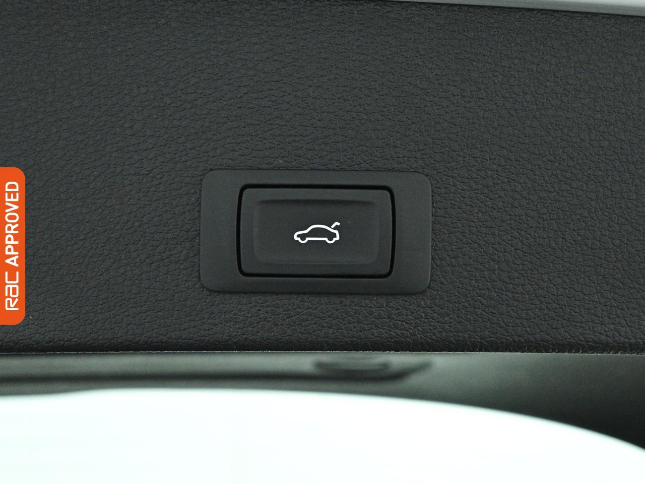 Audi Q2 view 26