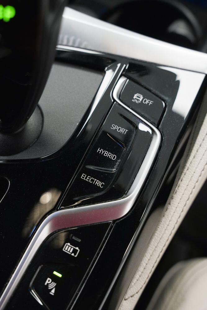 BMW 5 Series view 30