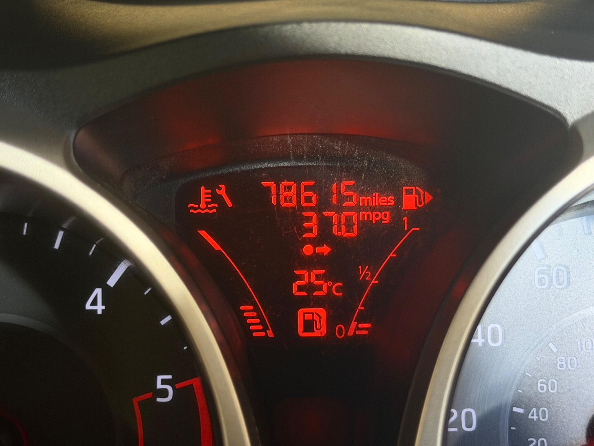 Nissan Juke view 24