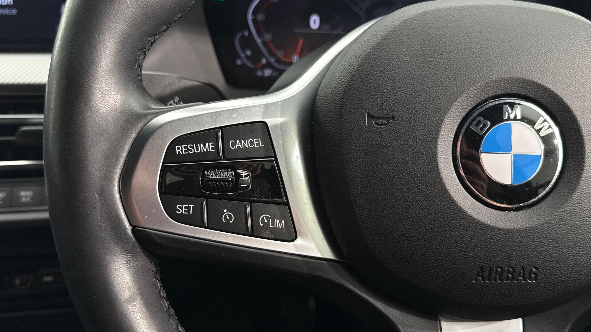 BMW 1 Series view 17