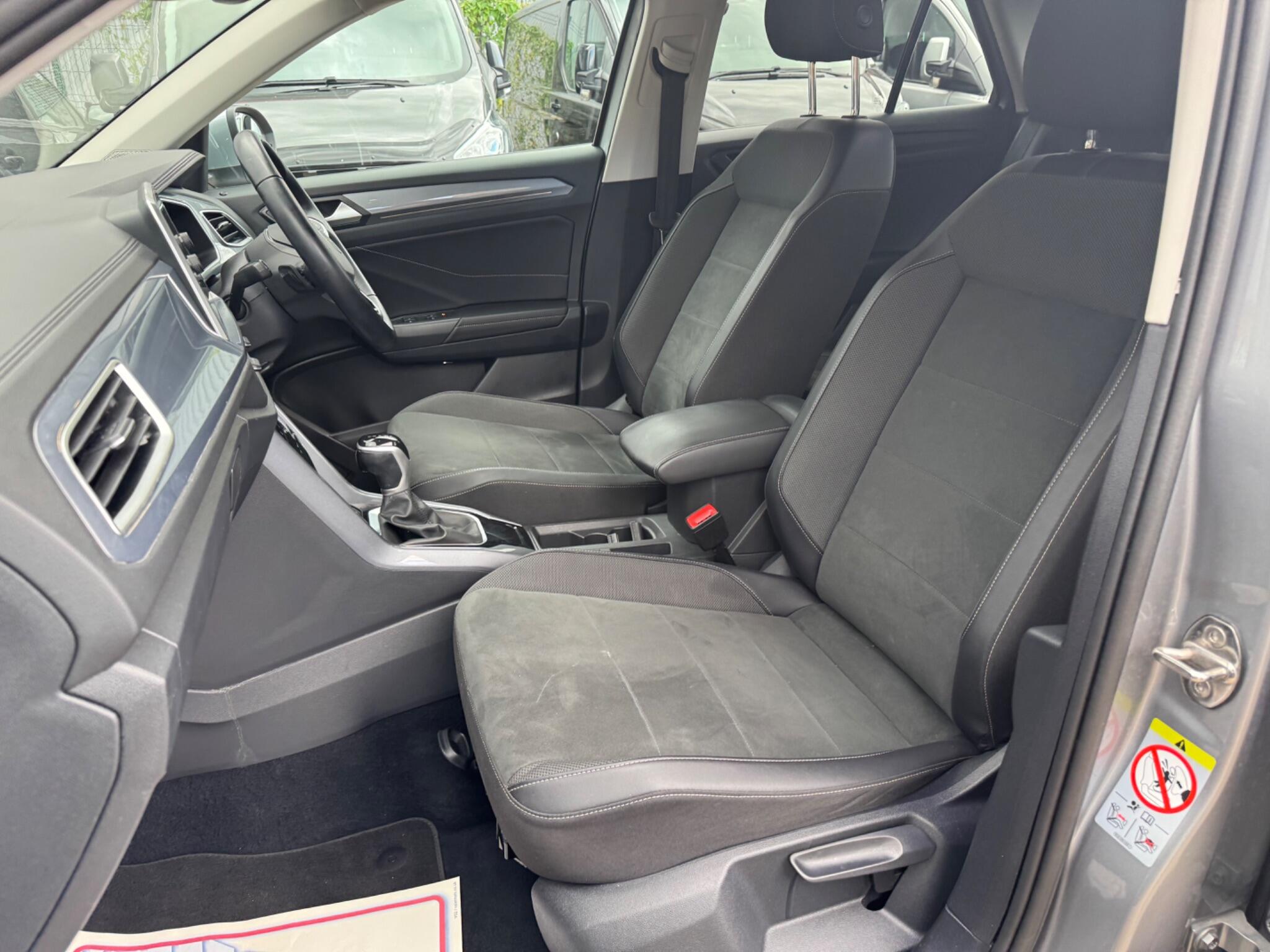 Volkswagen T-Roc view 46