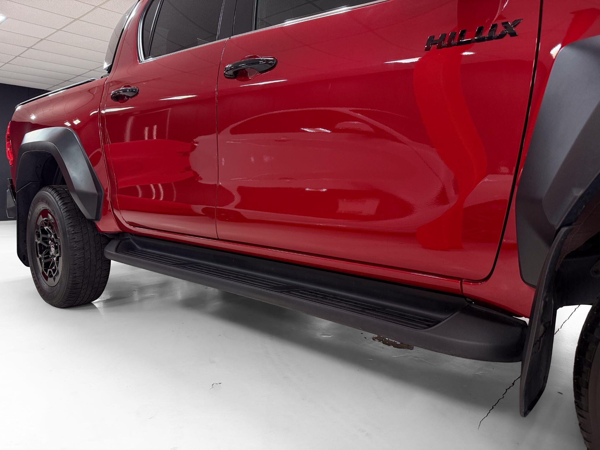 Toyota Hilux view 50