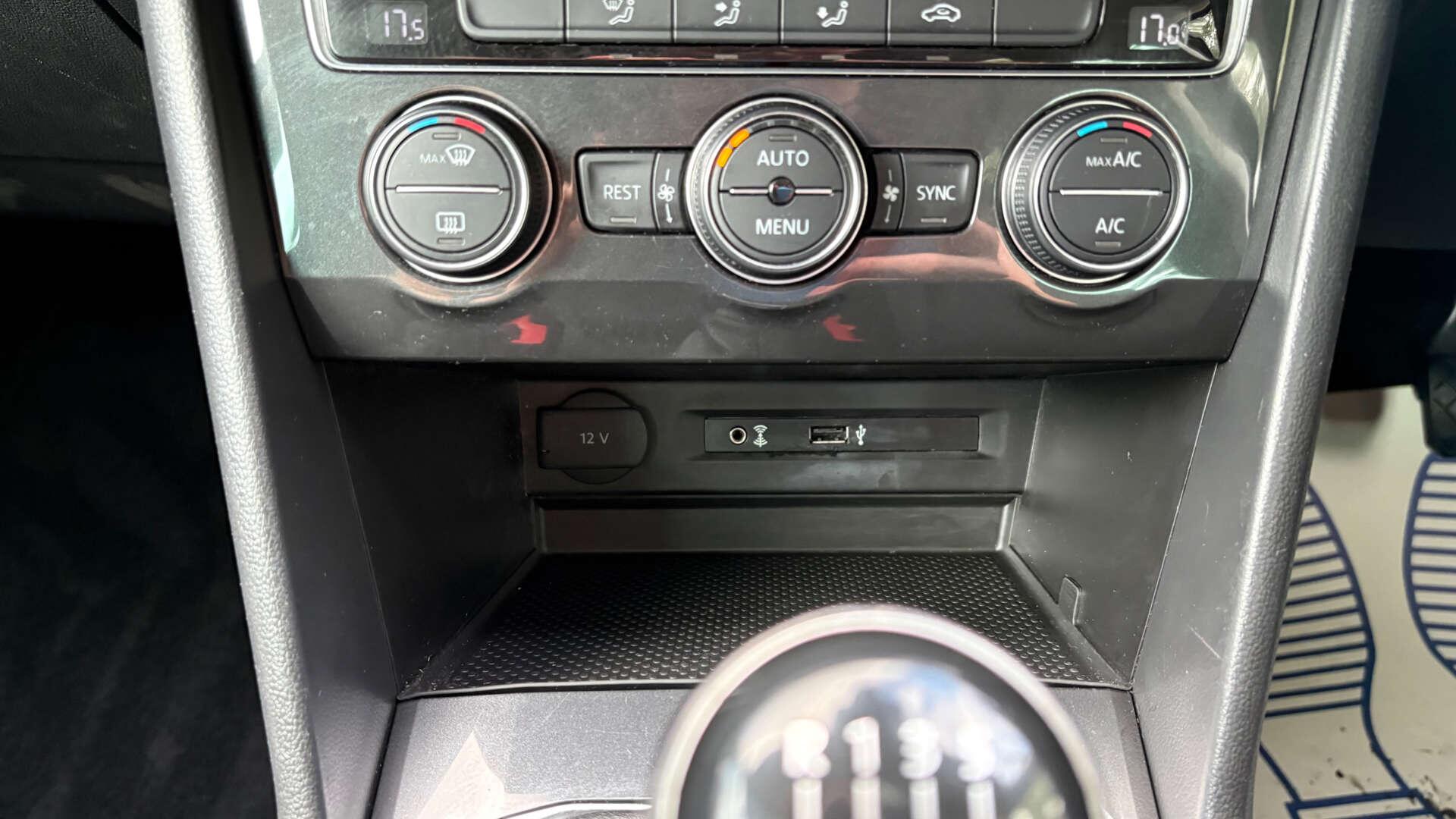 Volkswagen Tiguan view 34