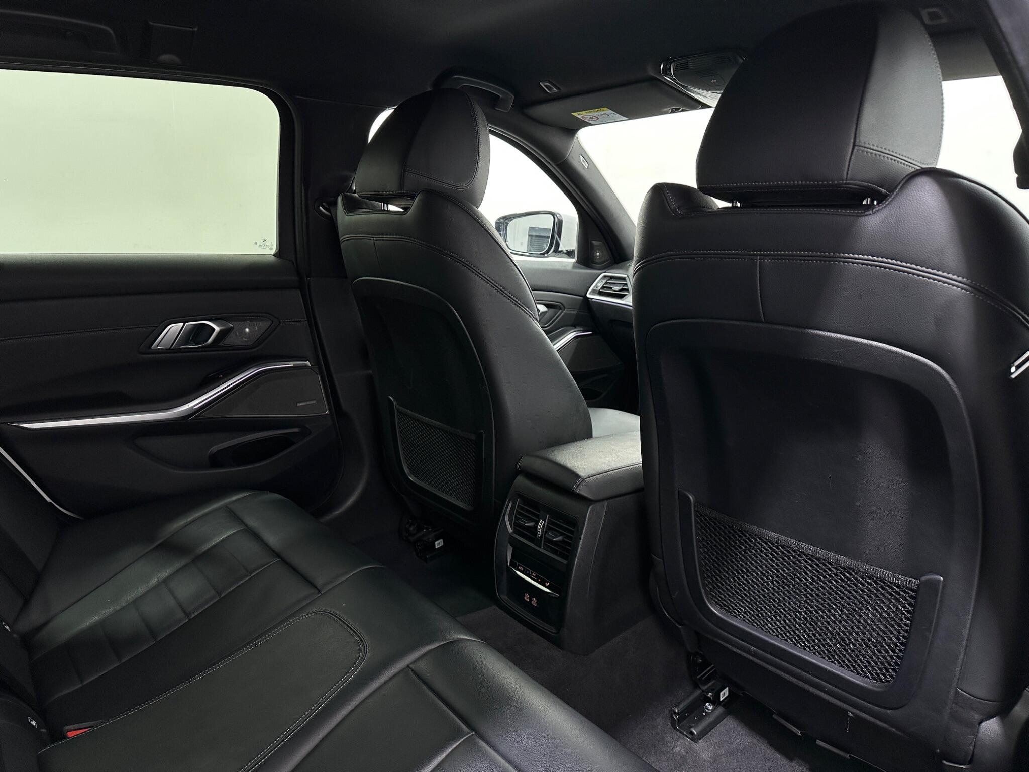 BMW 3 Series view 42