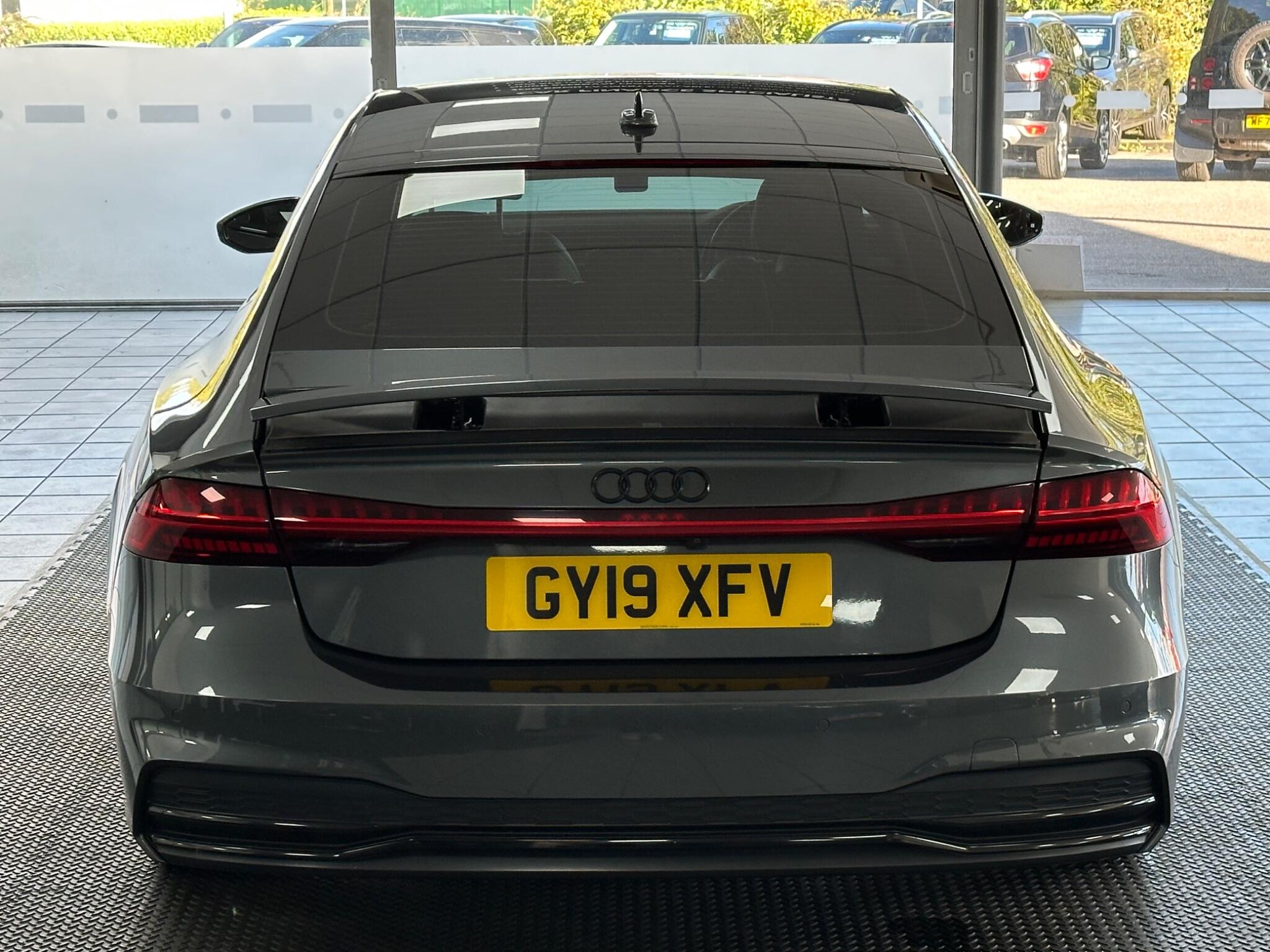 Audi A7 view 11