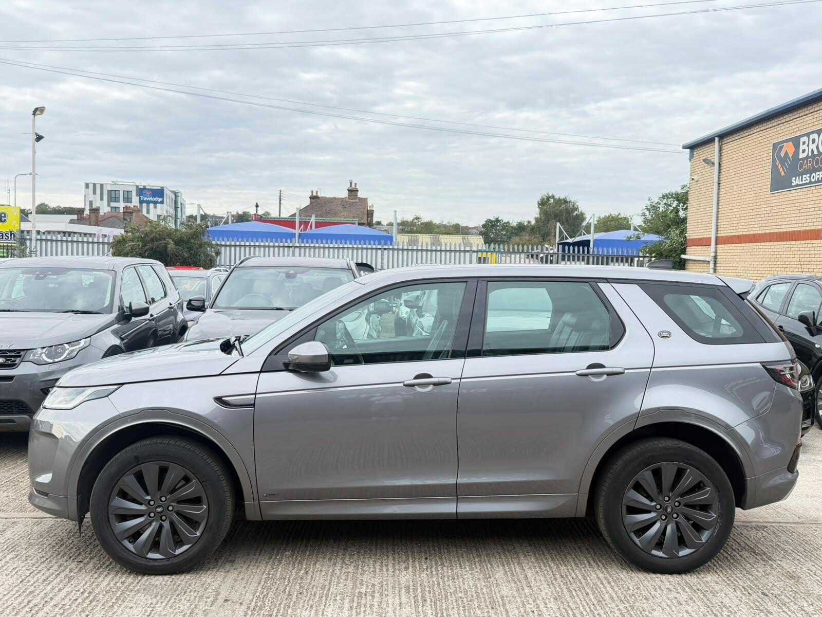Land Rover Discovery Sport view 6