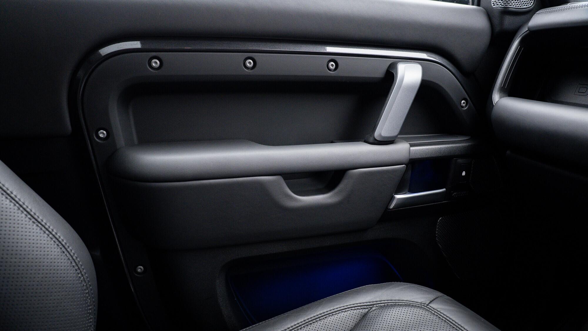Land Rover Defender view 53