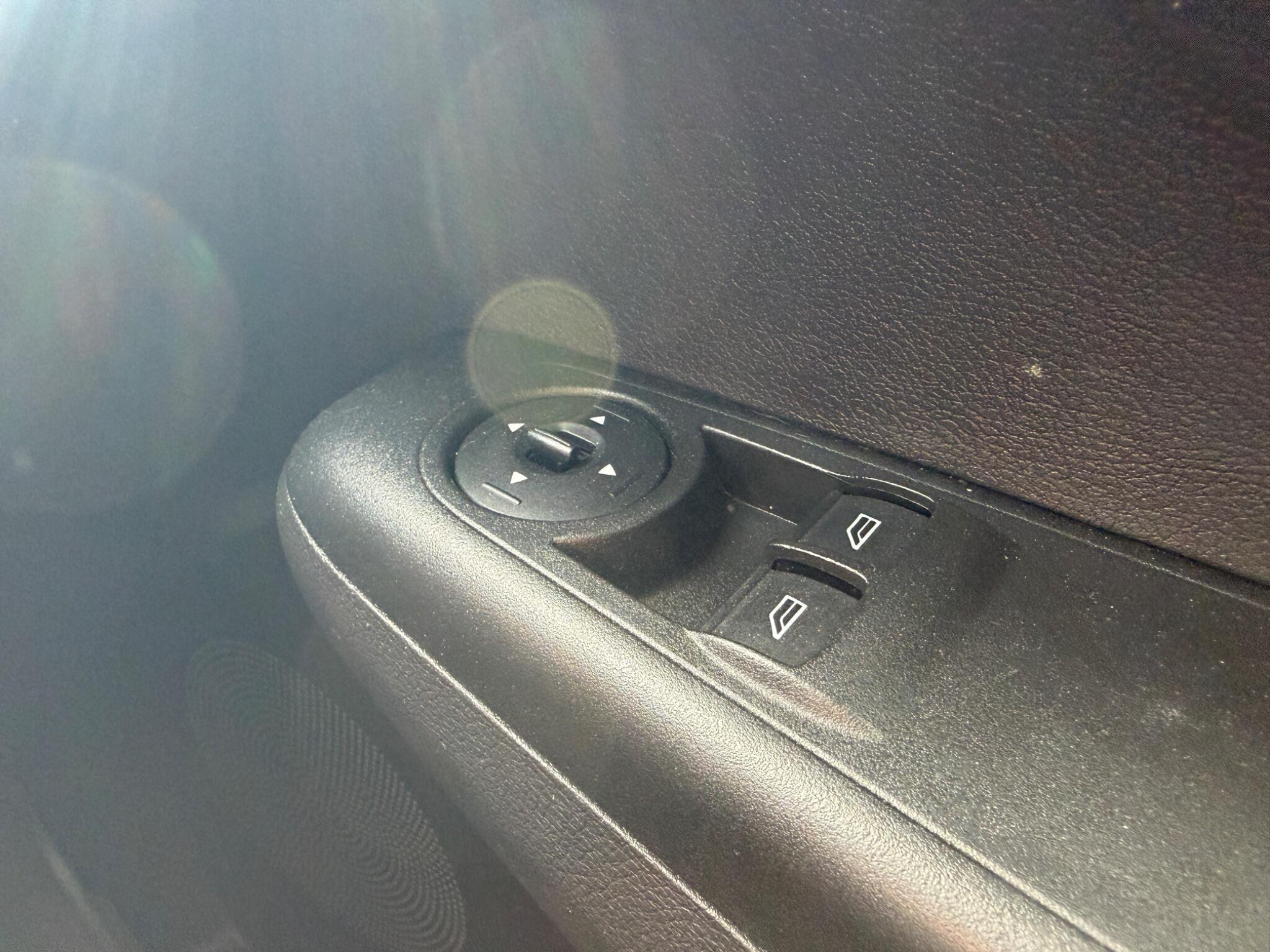 Ford Tourneo Courier view 16