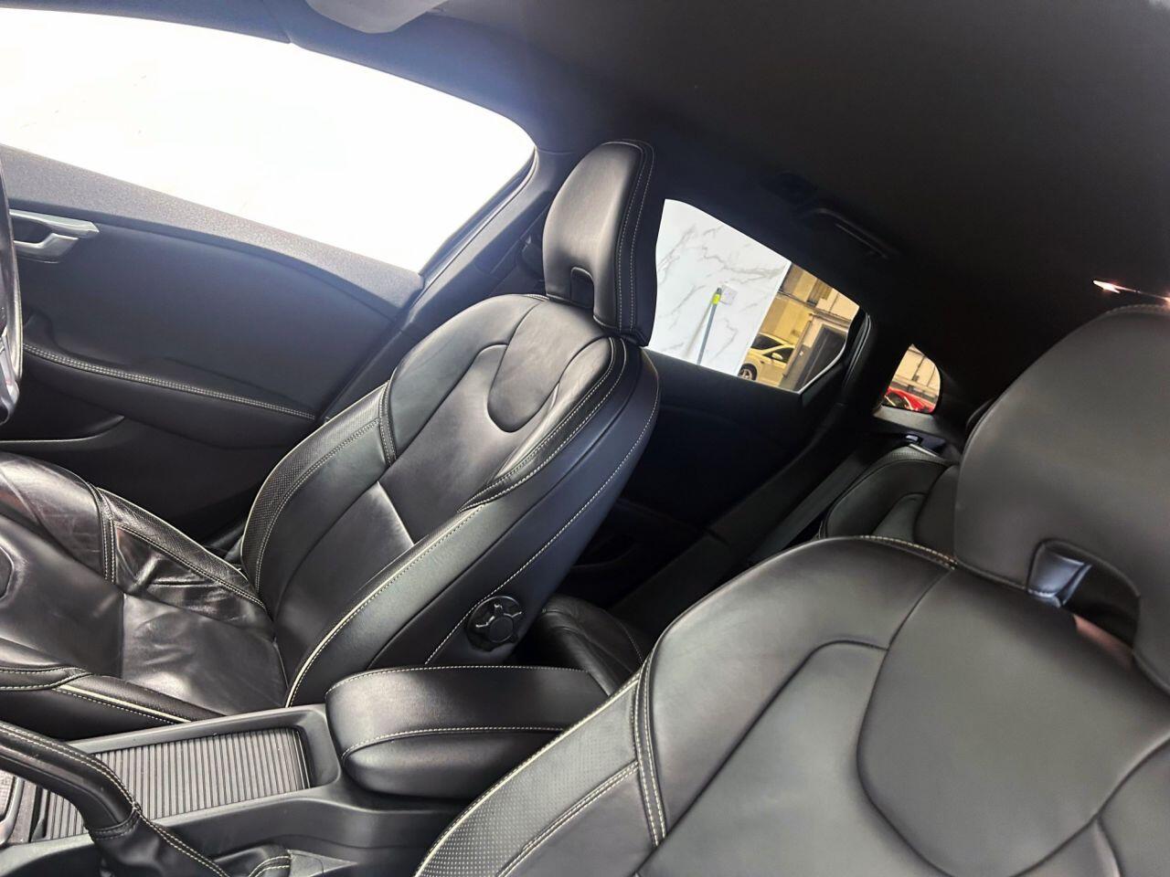 Volvo V40 view 14