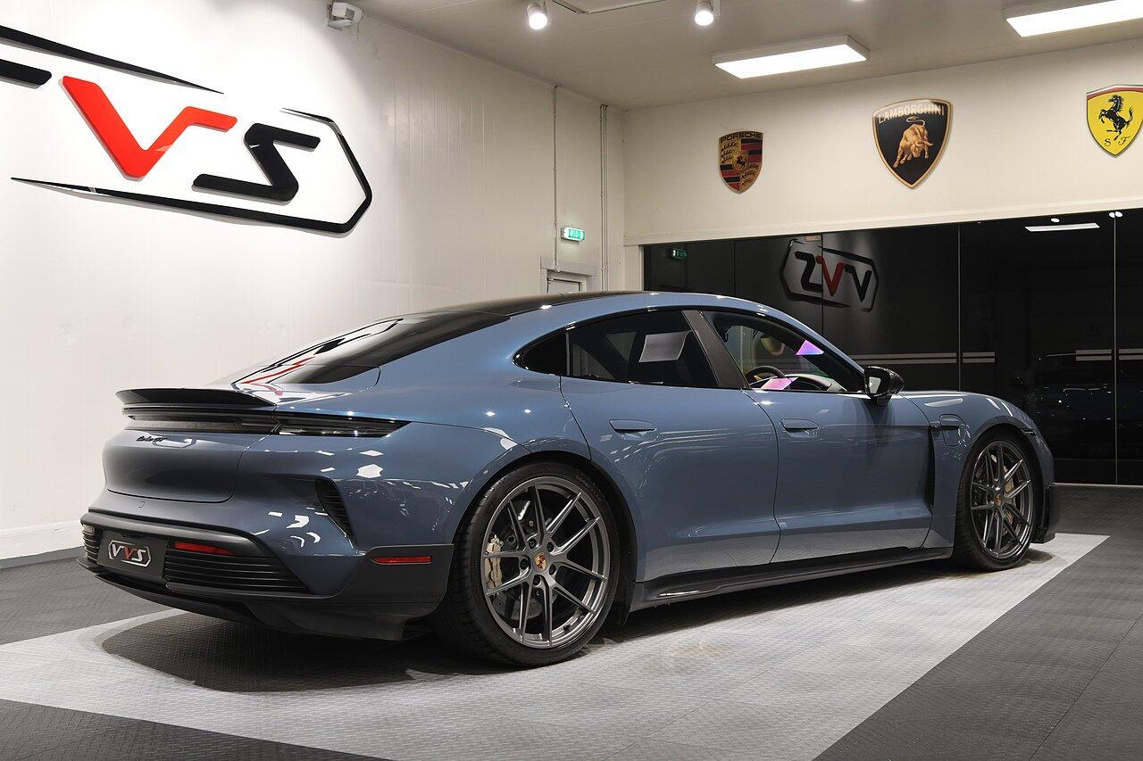 Porsche Taycan view 45