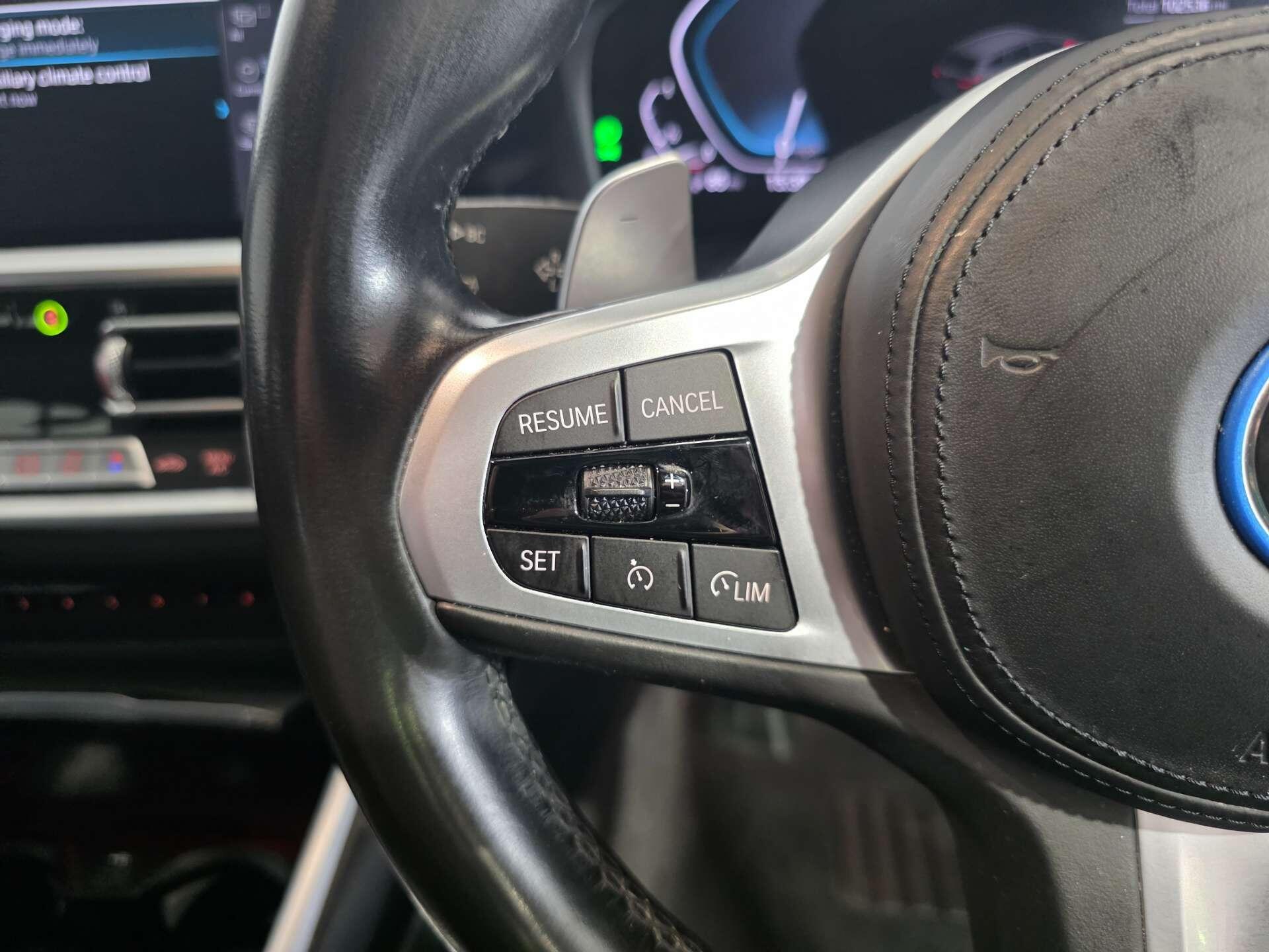 BMW 3 Series view 21