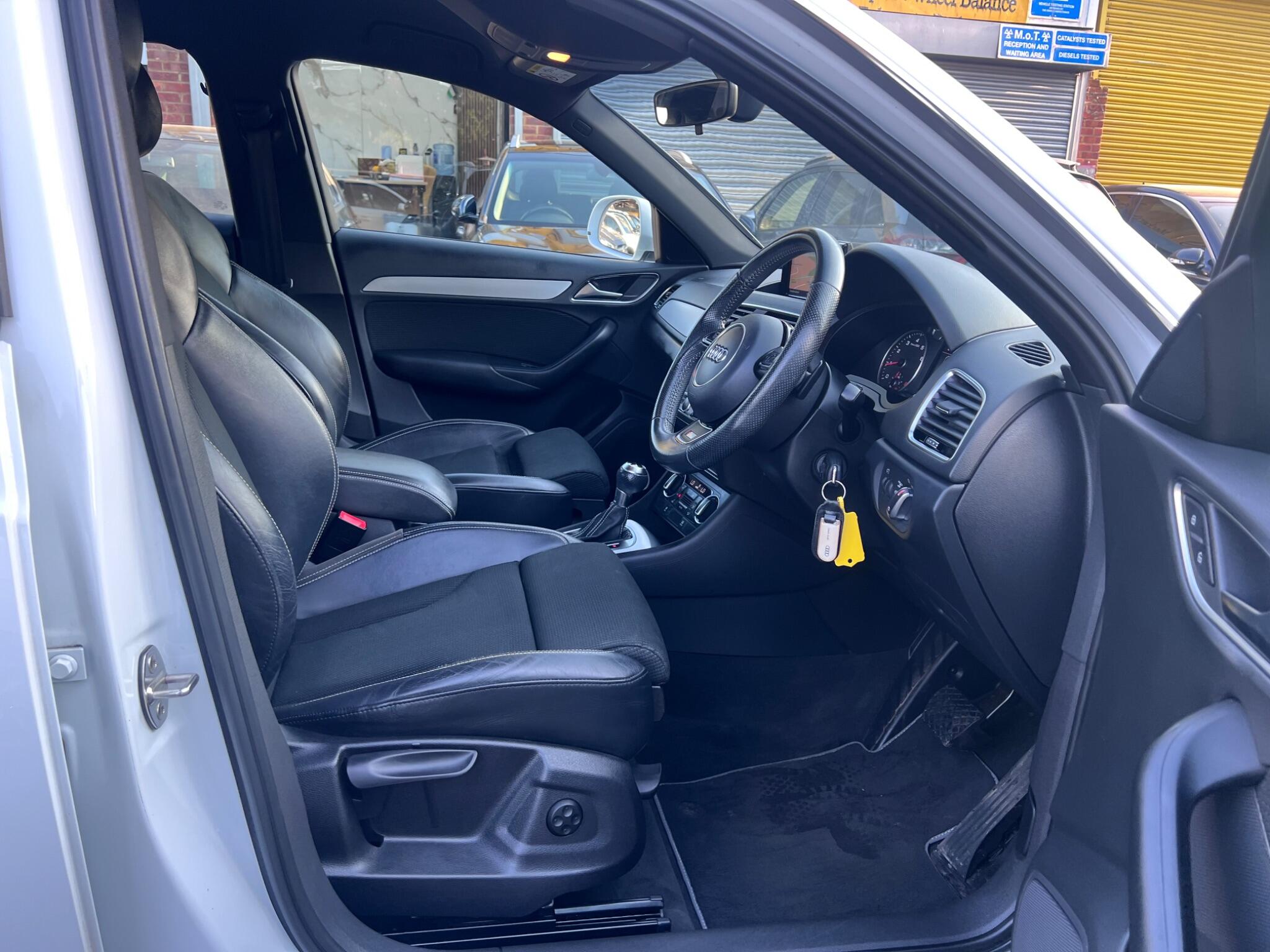 Audi Q3 view 17