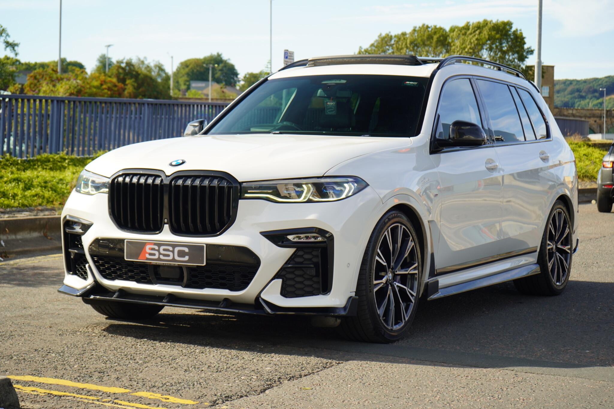 BMW X7 view 7
