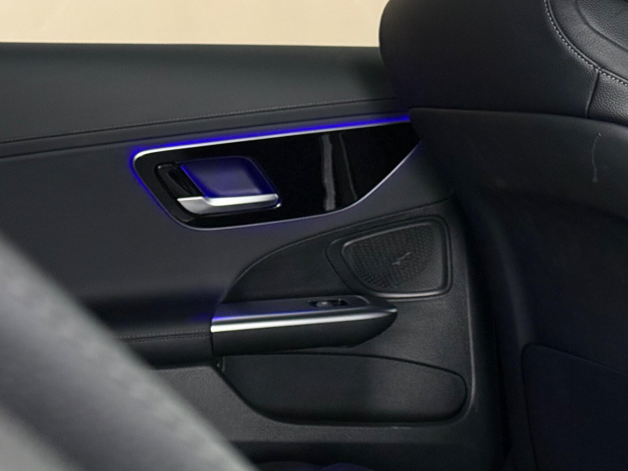 Mercedes-Benz C-Class view 50