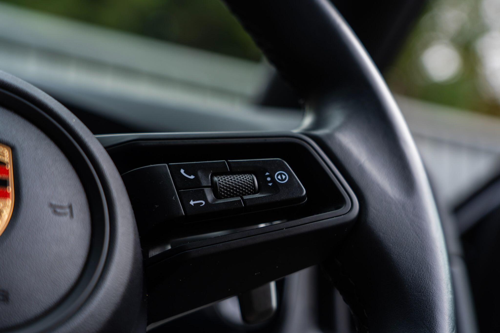 Porsche Cayenne view 26