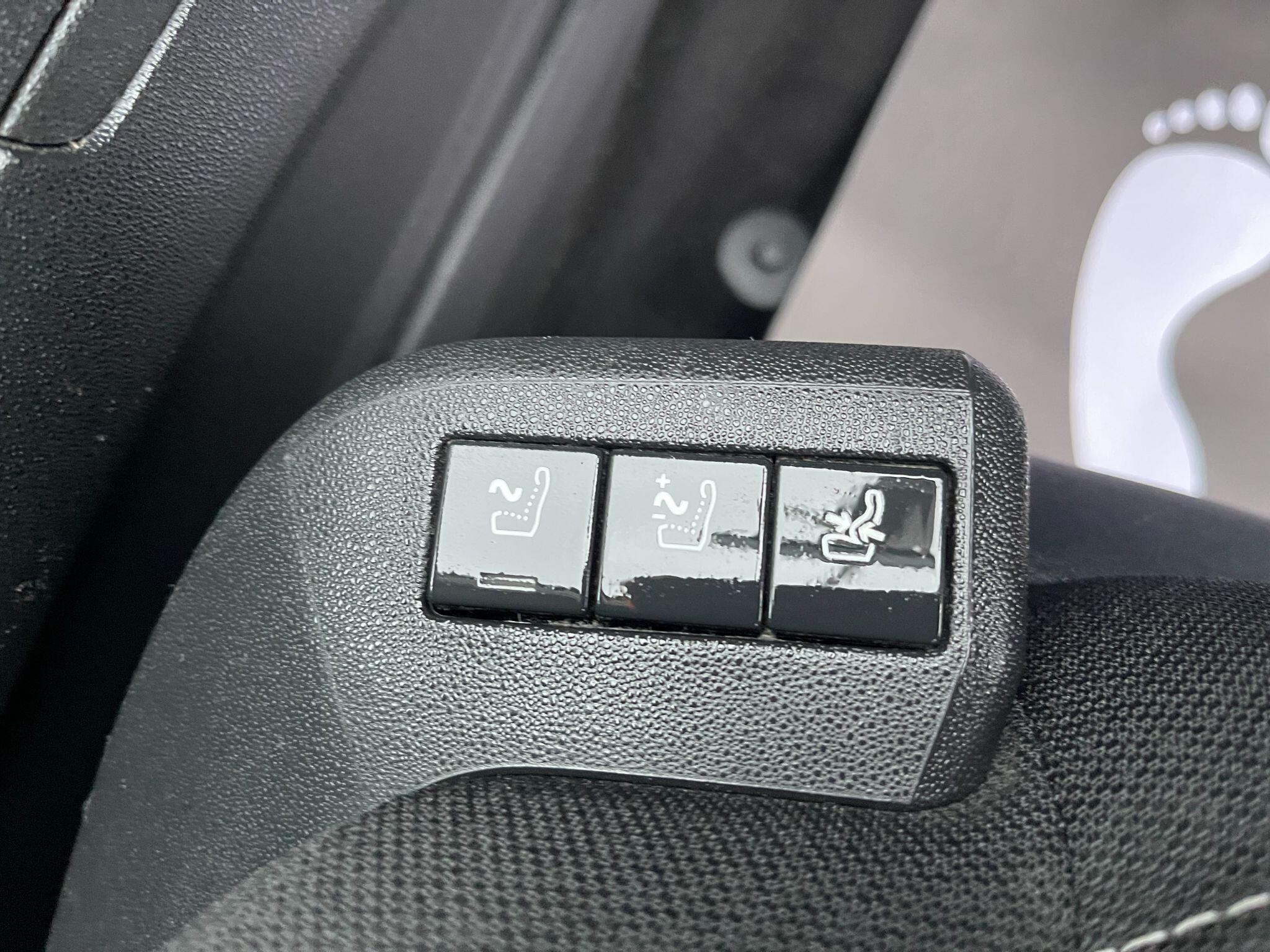 Citroen Grand C4 Picasso view 34