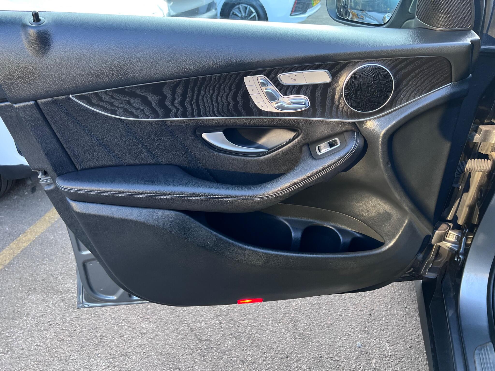 Mercedes-Benz GLC view 36