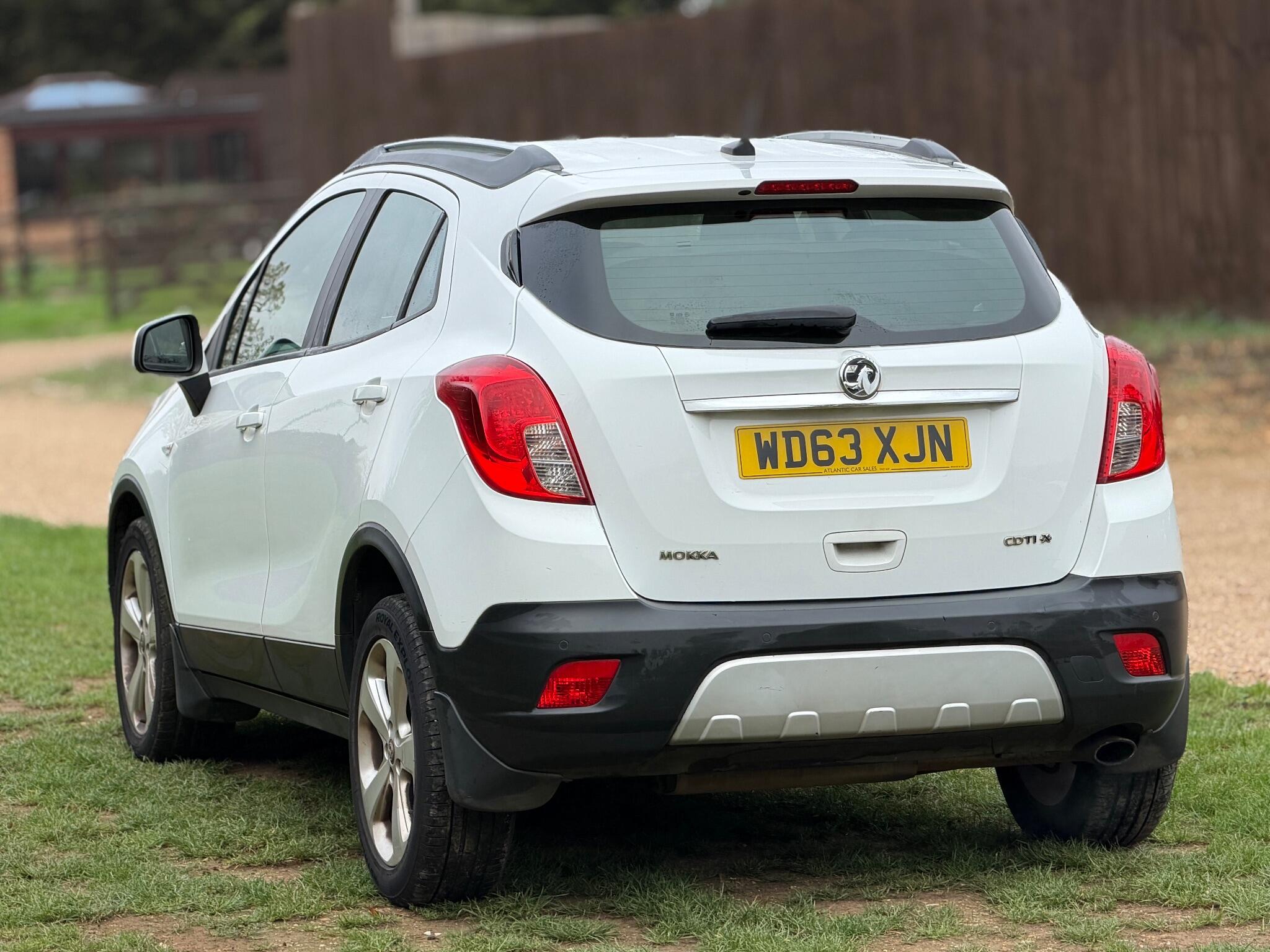 2014 Vauxhall Mokka 1.7 CDTi Exclusiv 4WD Euro 5 (s/s) 5dr image 10