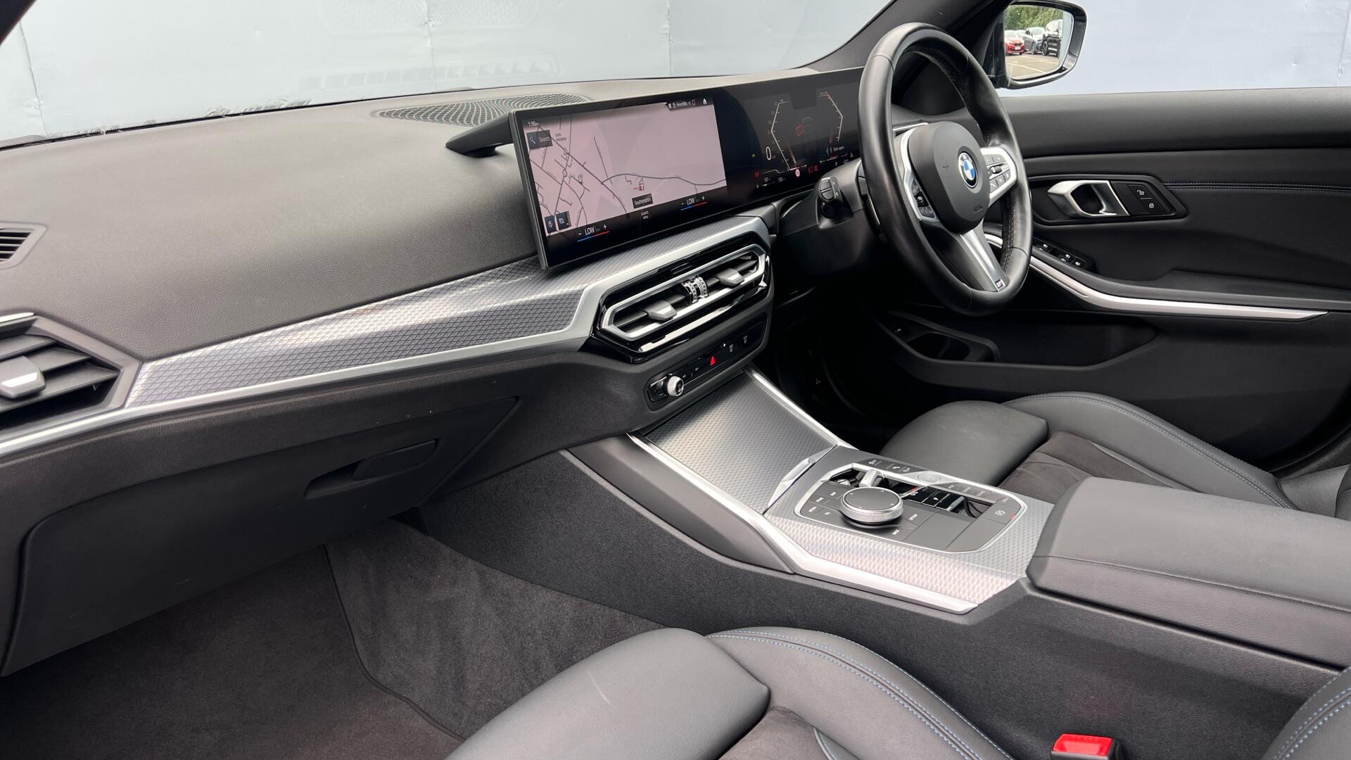 BMW 3 Series view 7