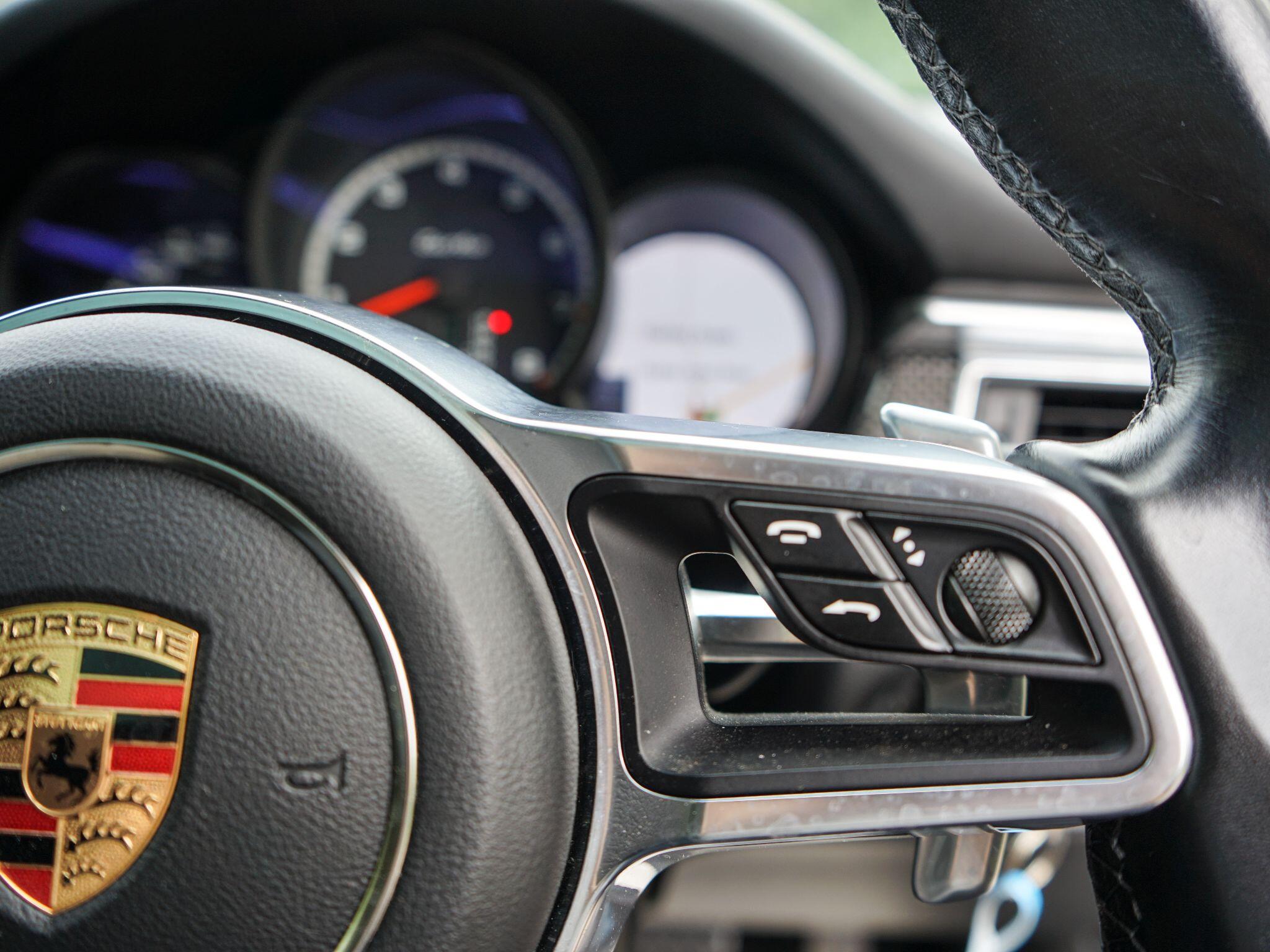 Porsche Macan view 32