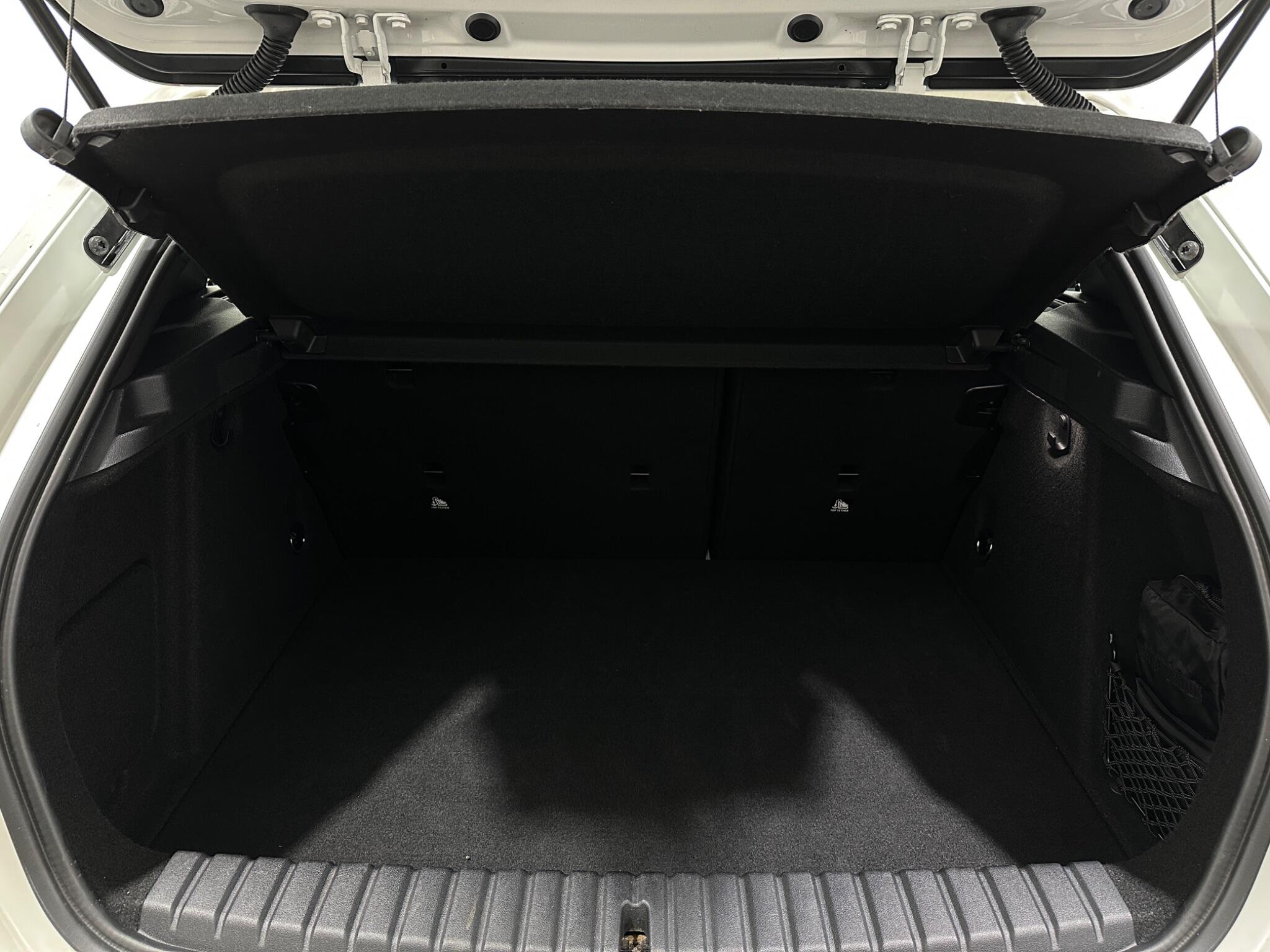 BMW 1 Series view 49