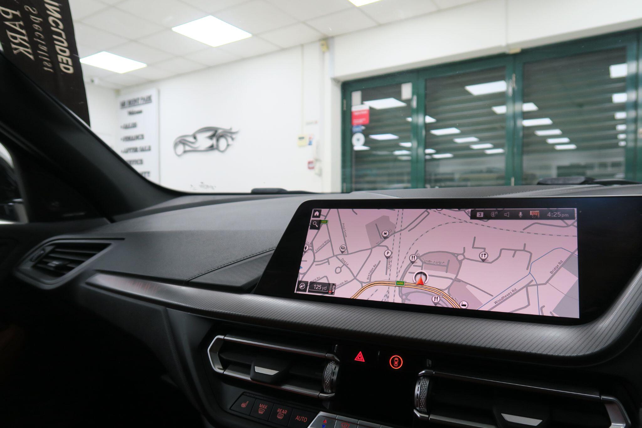 BMW 1 Series view 15