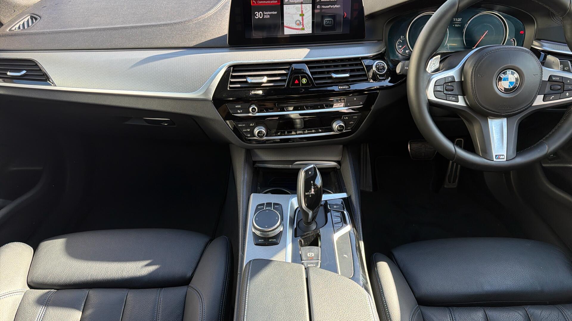 BMW 5 Series view 38