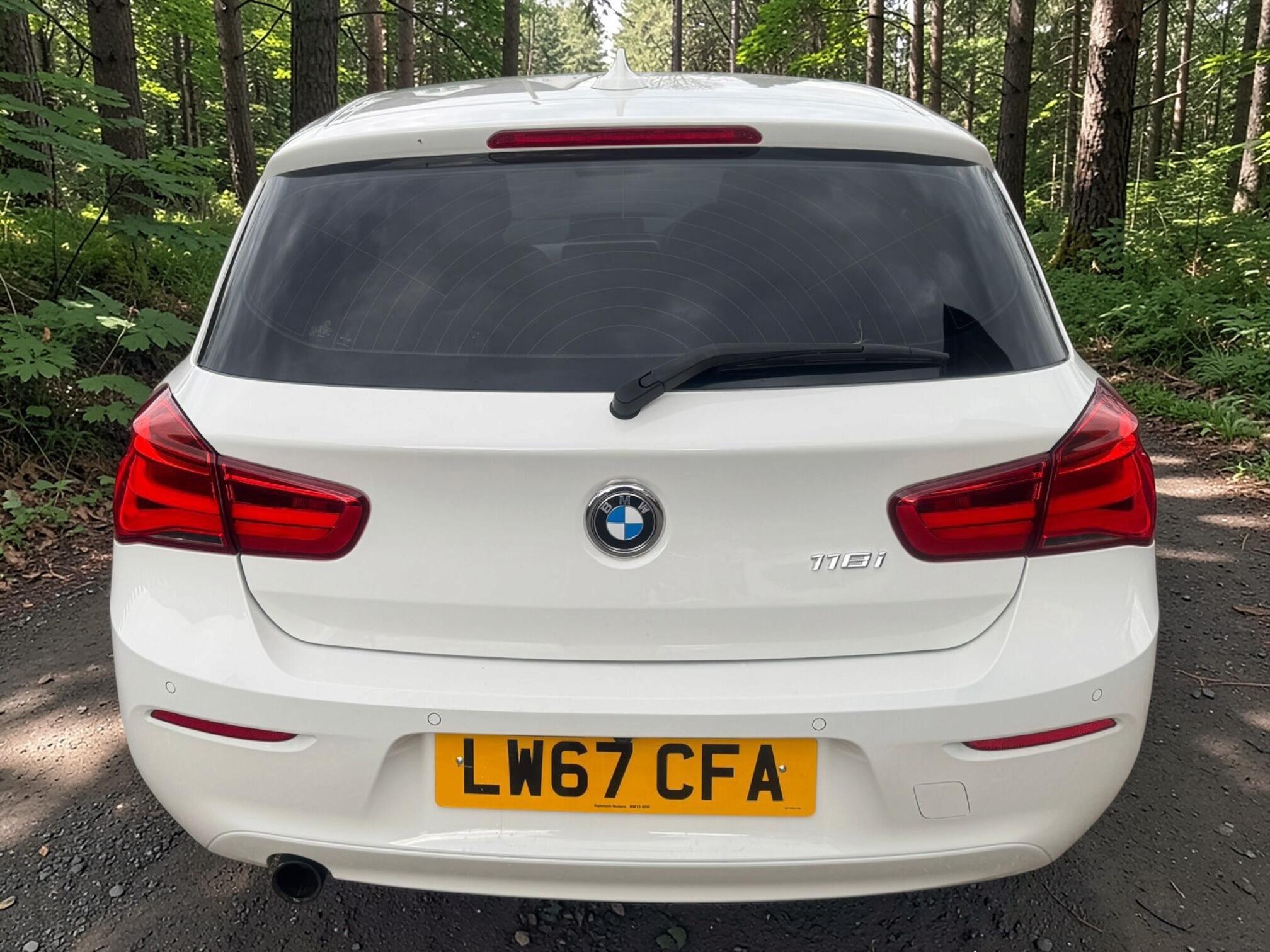 BMW 1 Series view 16