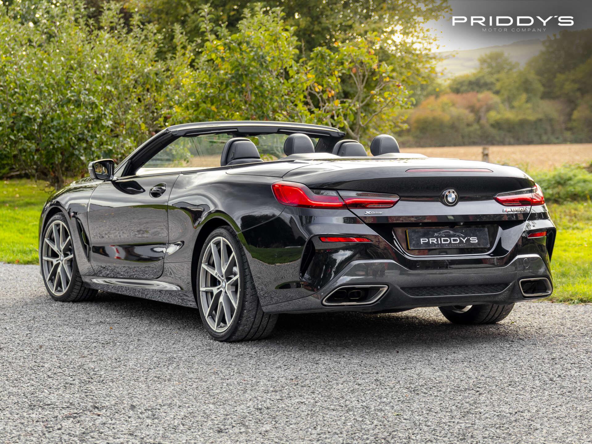 BMW 8 Series view 3