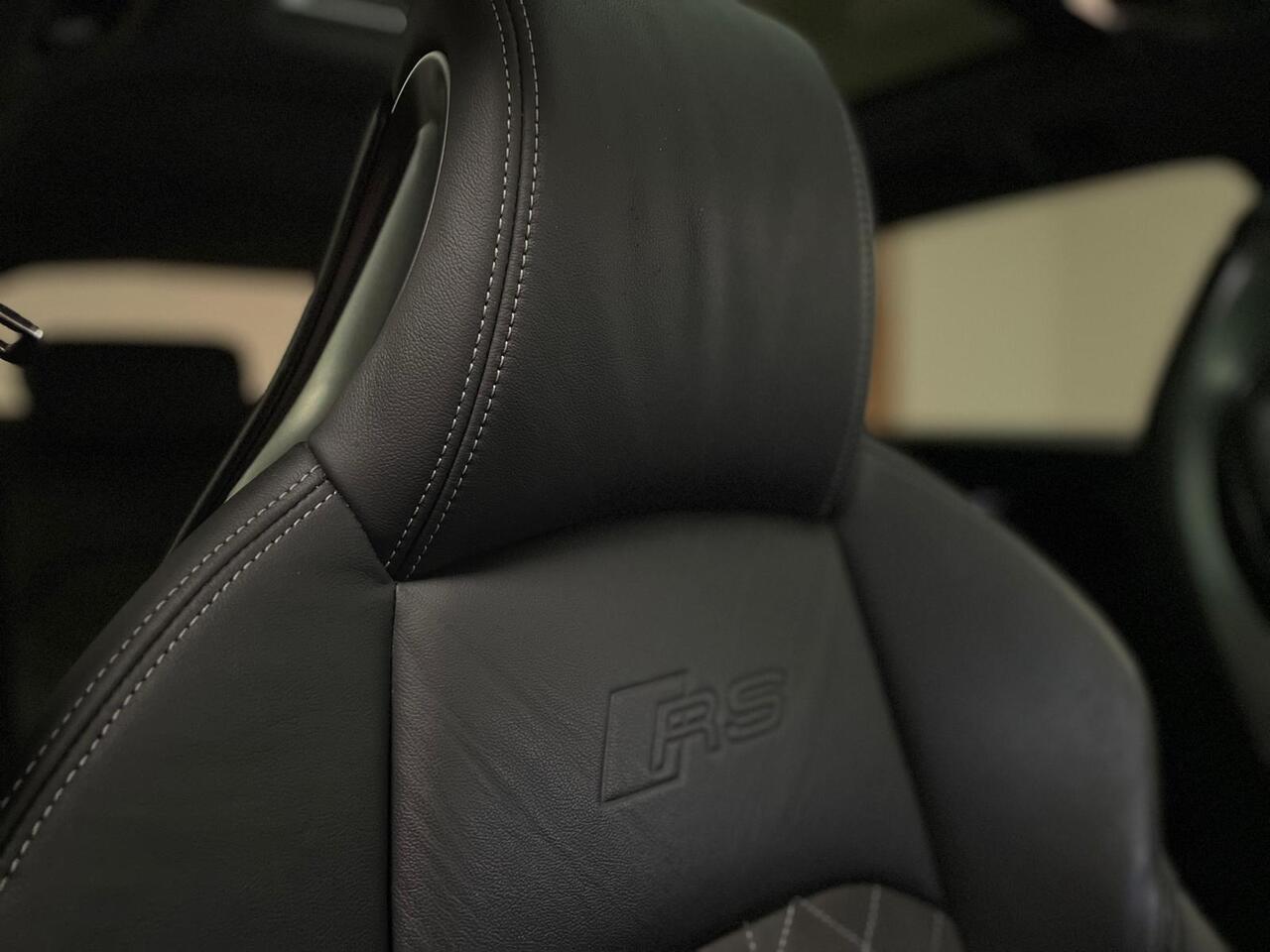 Audi RS4 view 18