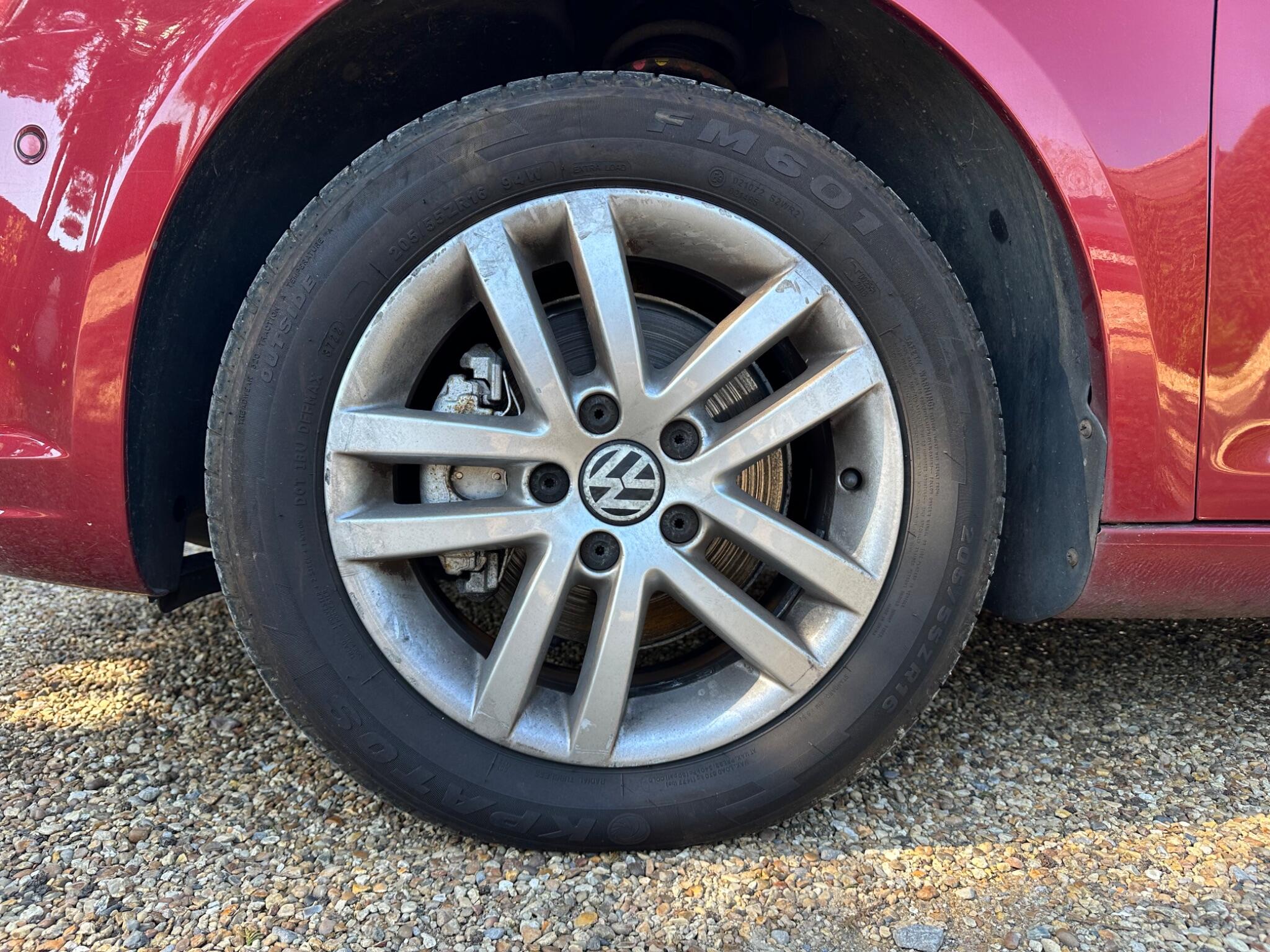 Volkswagen Touran view 21