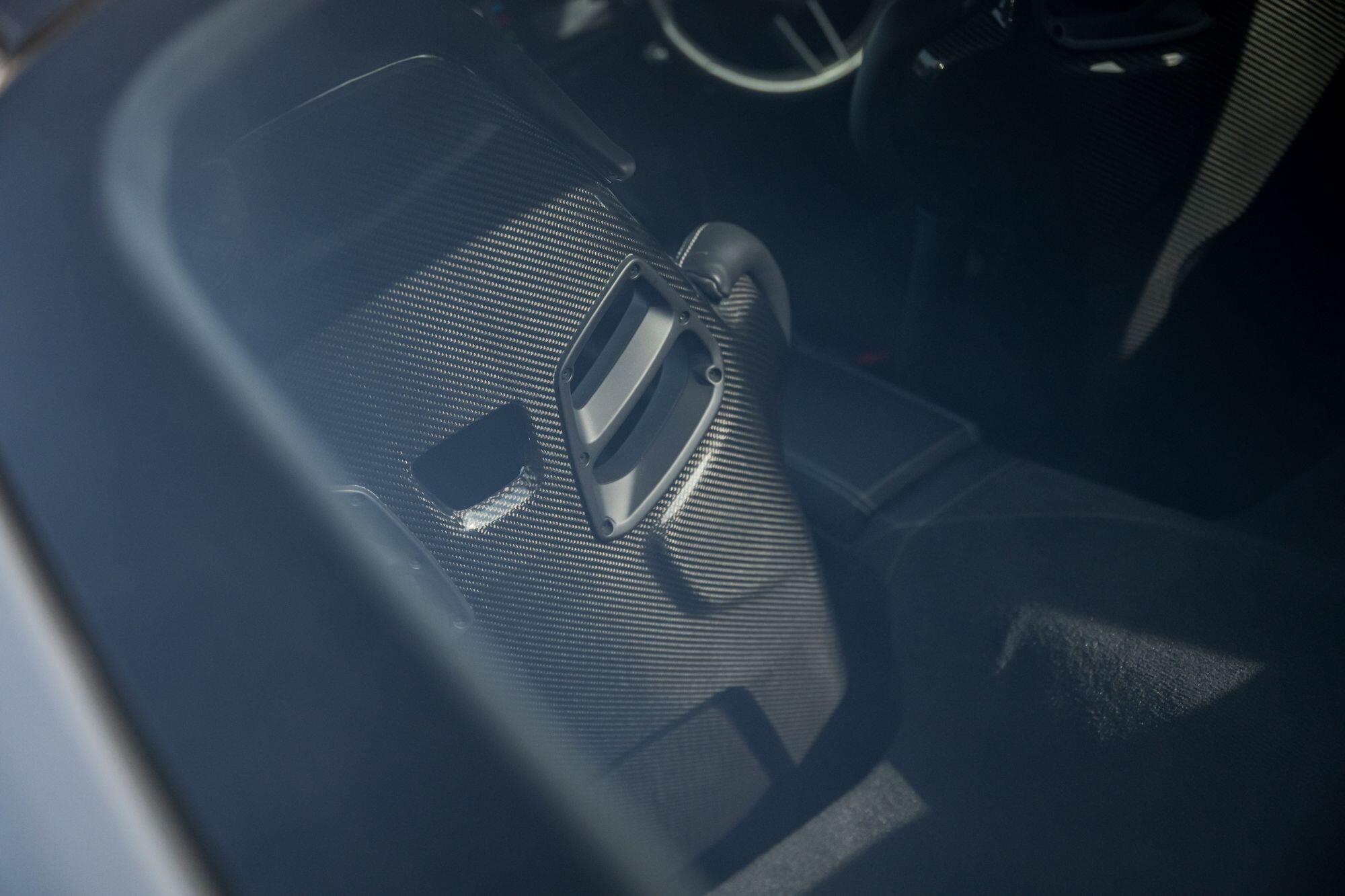 Porsche 911 view 38