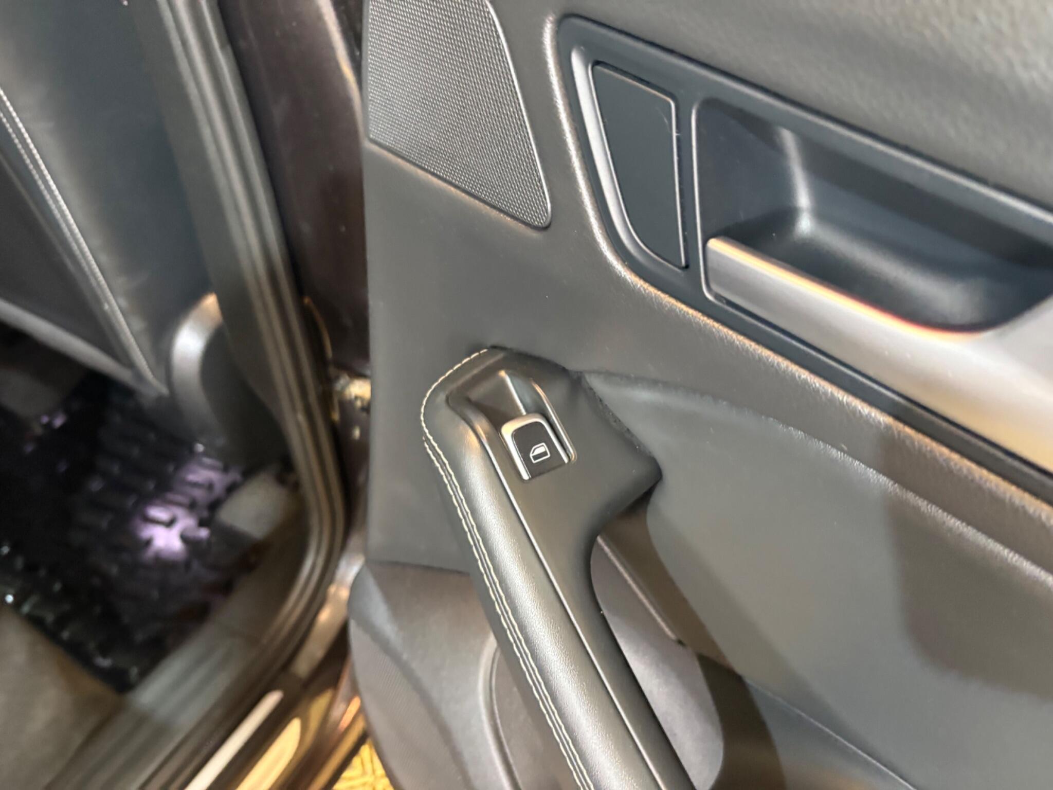 Audi SQ5 view 40