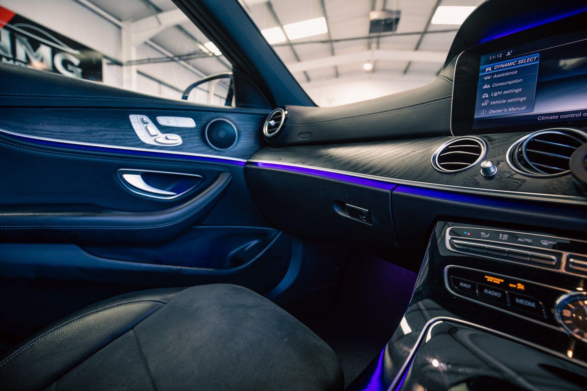 Mercedes-Benz E-Class view 21